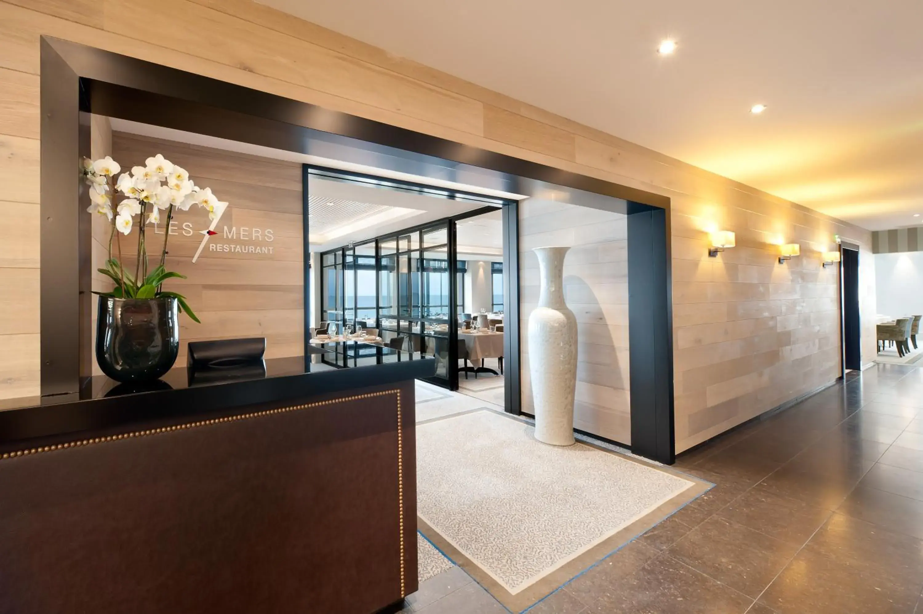 Lobby or reception, Bed in Hôtel Le Nouveau Monde Lobby or reception, Bed in Hôtel Le Nouveau Monde