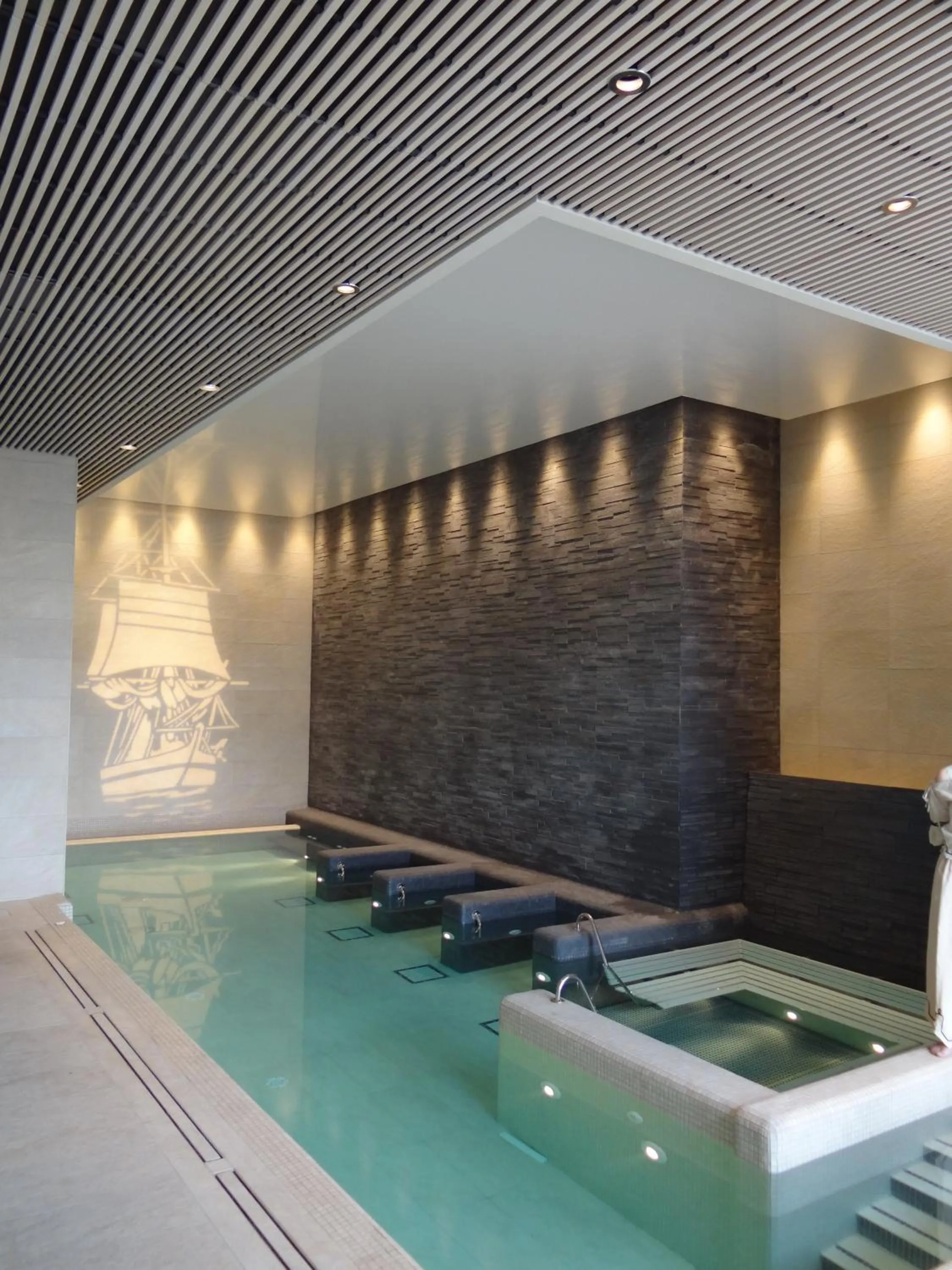 Spa and wellness centre/facilities in Hôtel Le Nouveau Monde