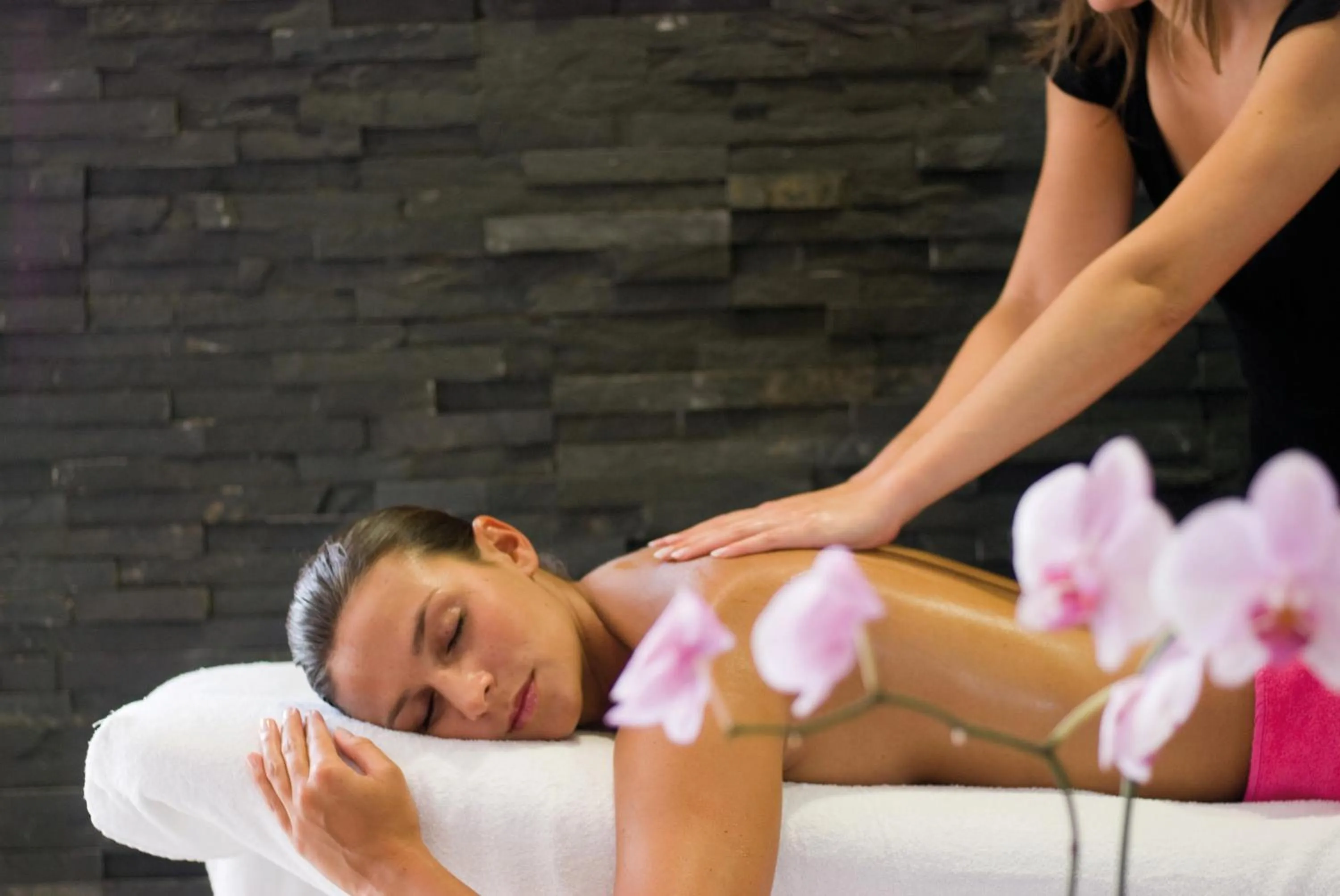 Spa and wellness centre/facilities in Hôtel Le Nouveau Monde