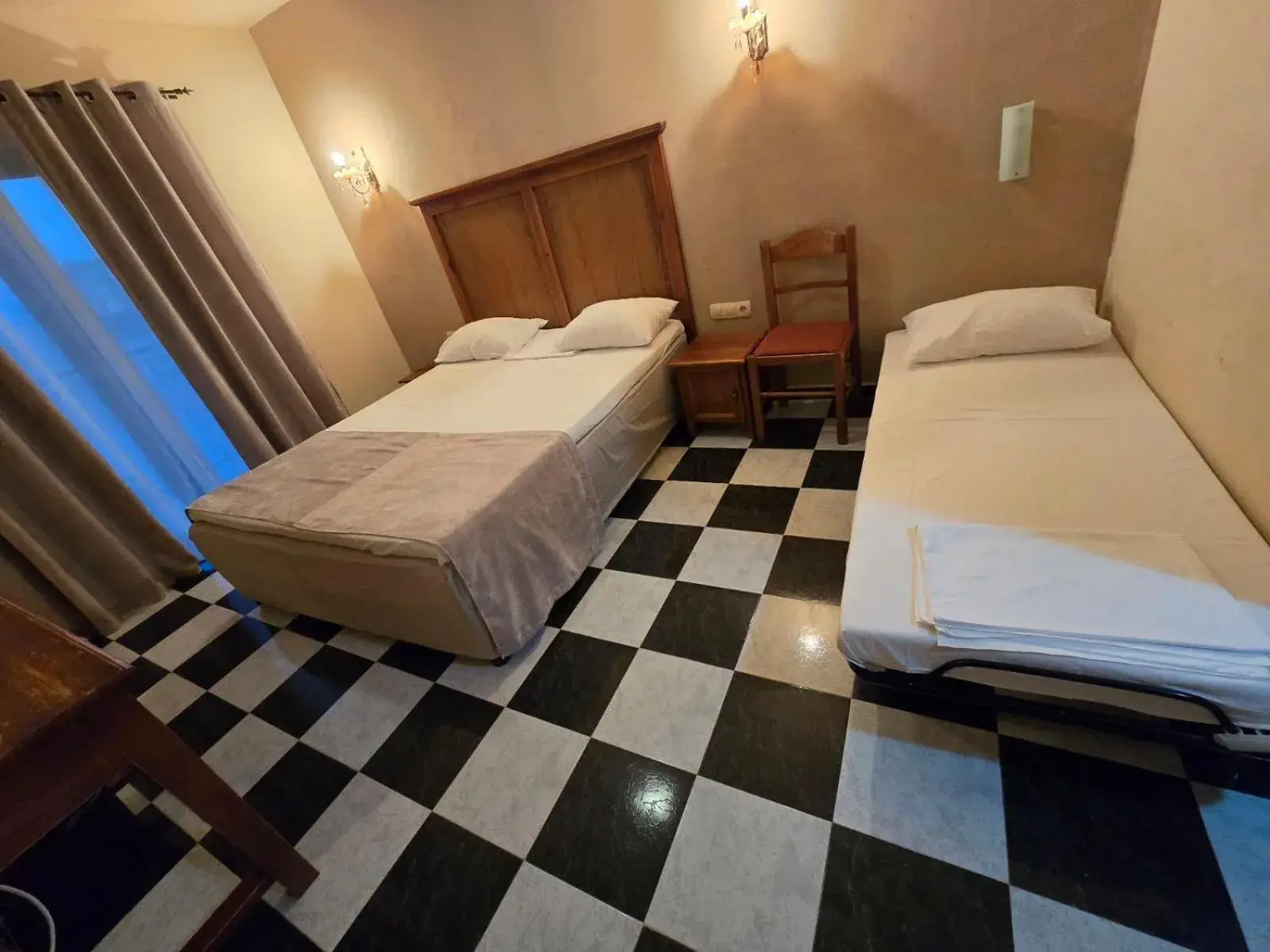 Double Room with Extra Bed (2 Adults + 1 Child) in Boutique Hotel Colosseo Double Room with Extra Bed (2 Adults + 1 Child) in Boutique Hotel Colosseo