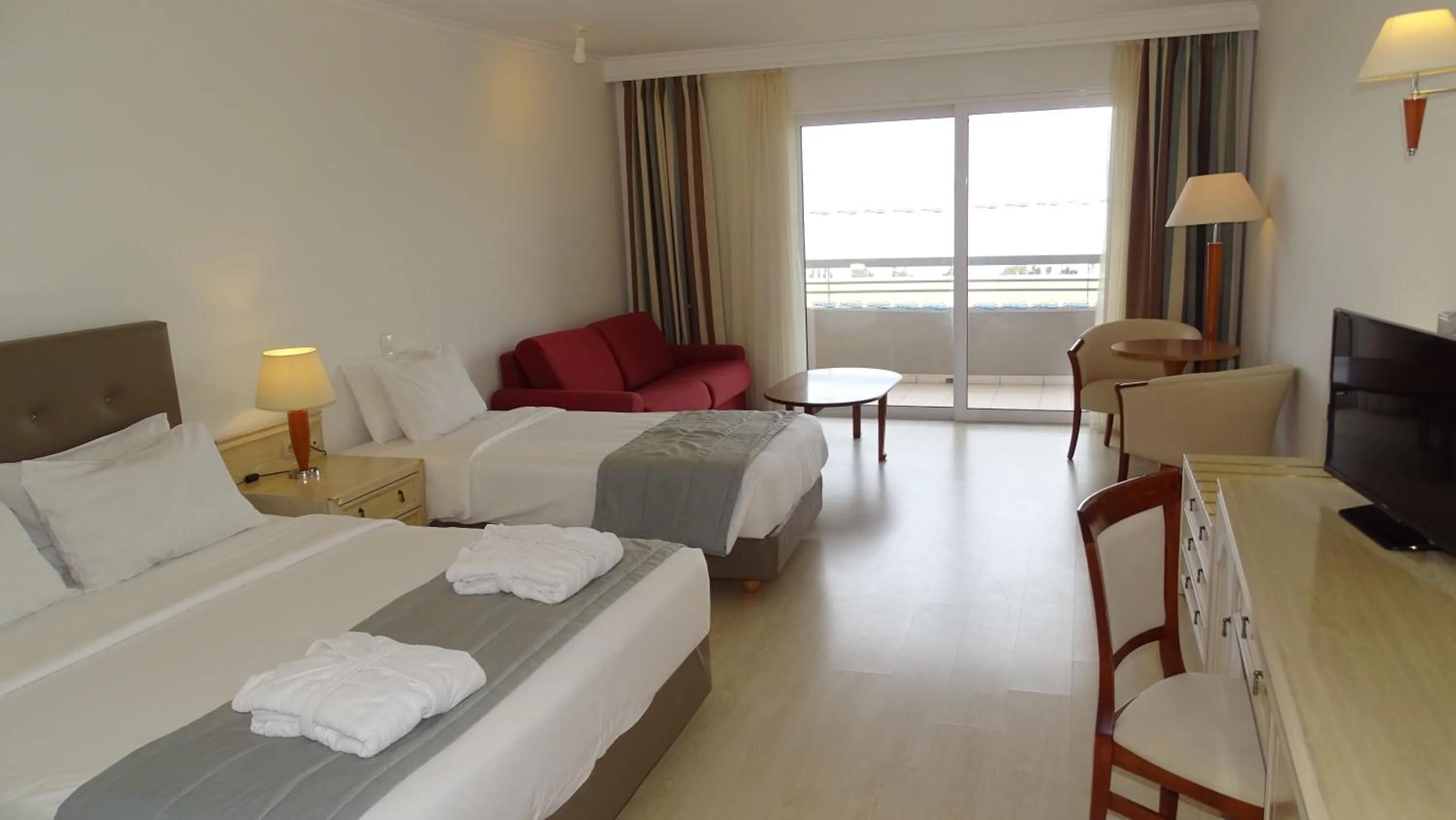 Bedroom, Bed in Kipriotis Panorama Hotel & Suites