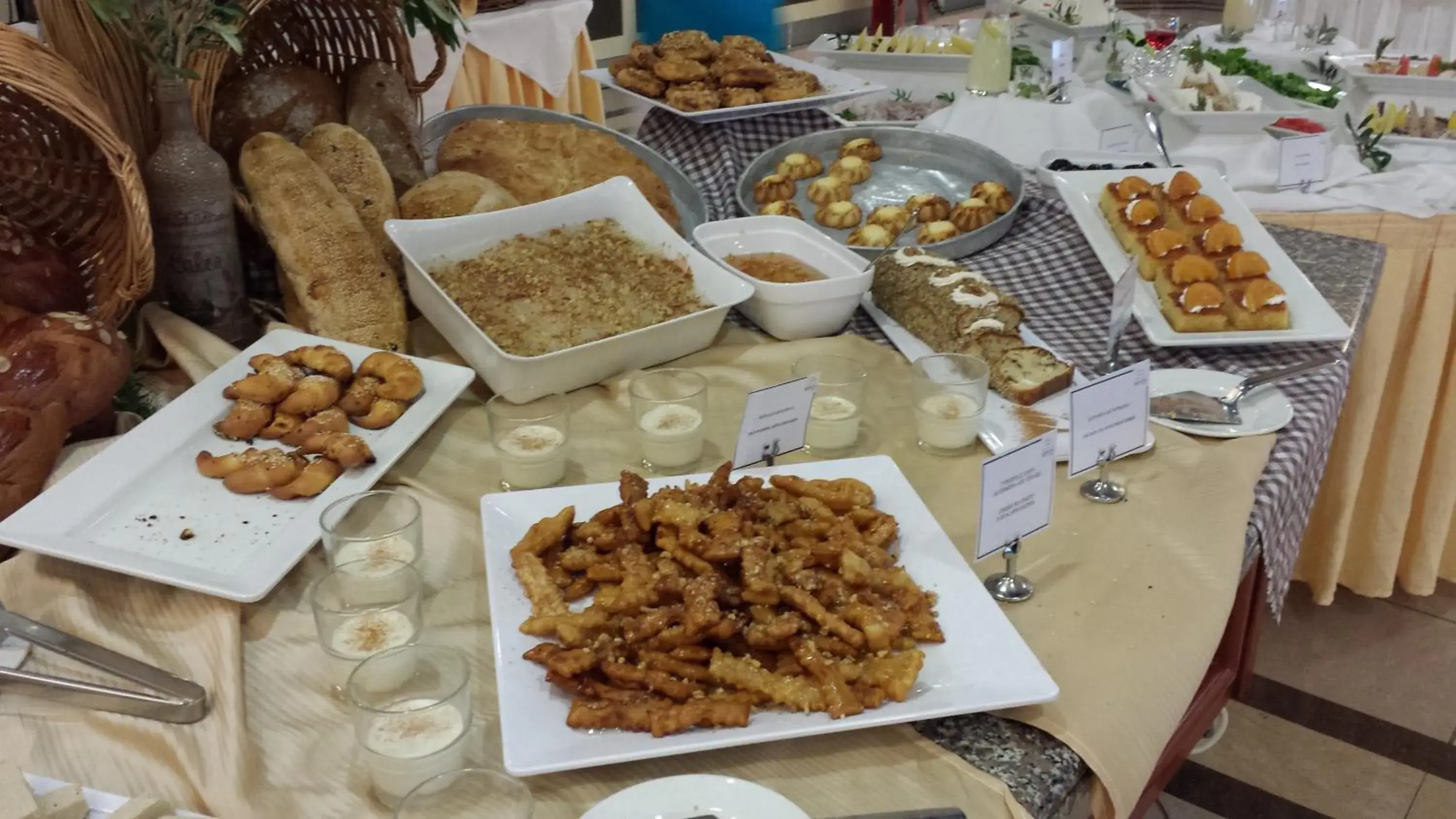 Restaurant/places to eat in Kipriotis Panorama Hotel & Suites Restaurant/places to eat in Kipriotis Panorama Hotel & Suites