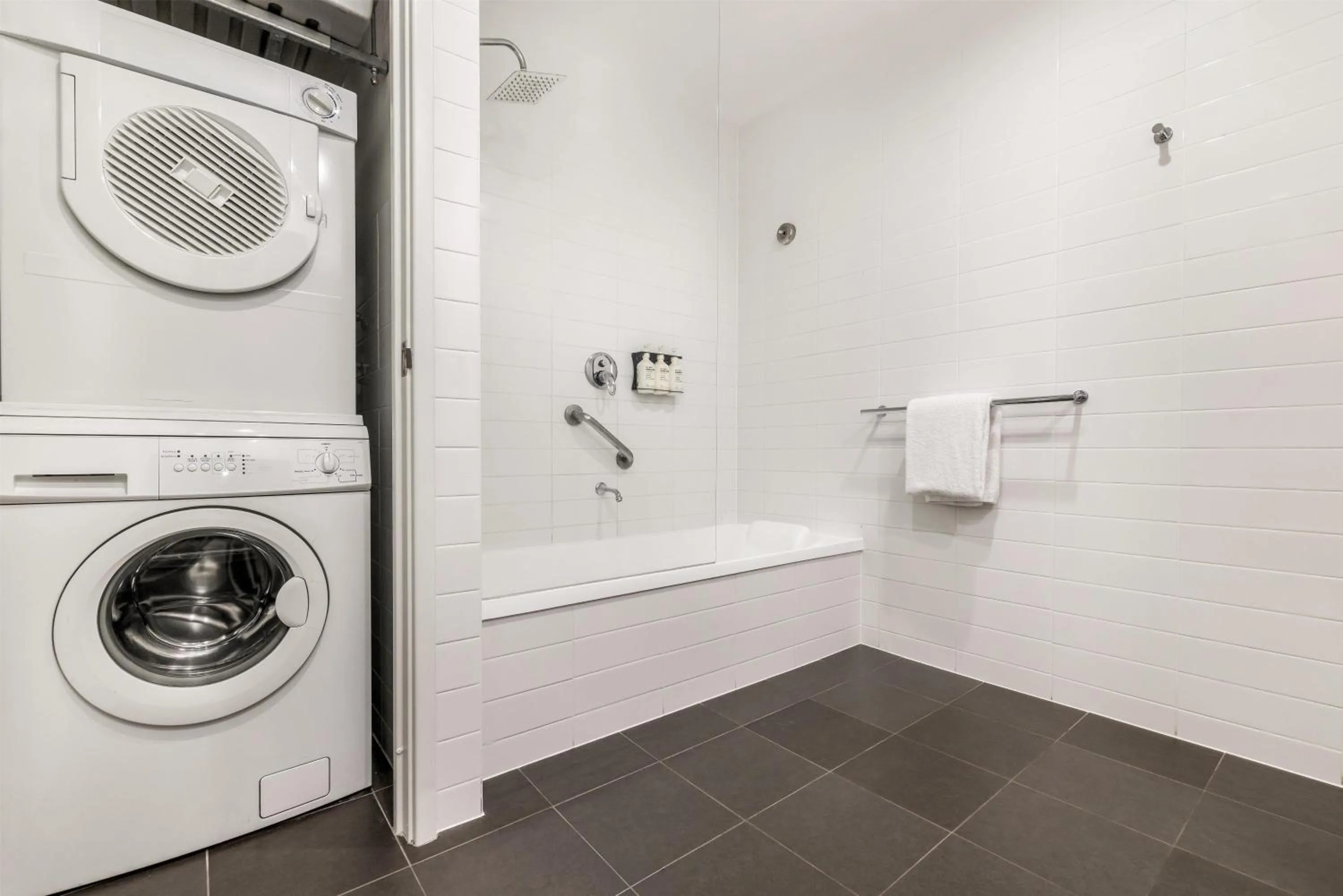 Bathroom in Adina Apartment Hotel Perth Barrack Plaza