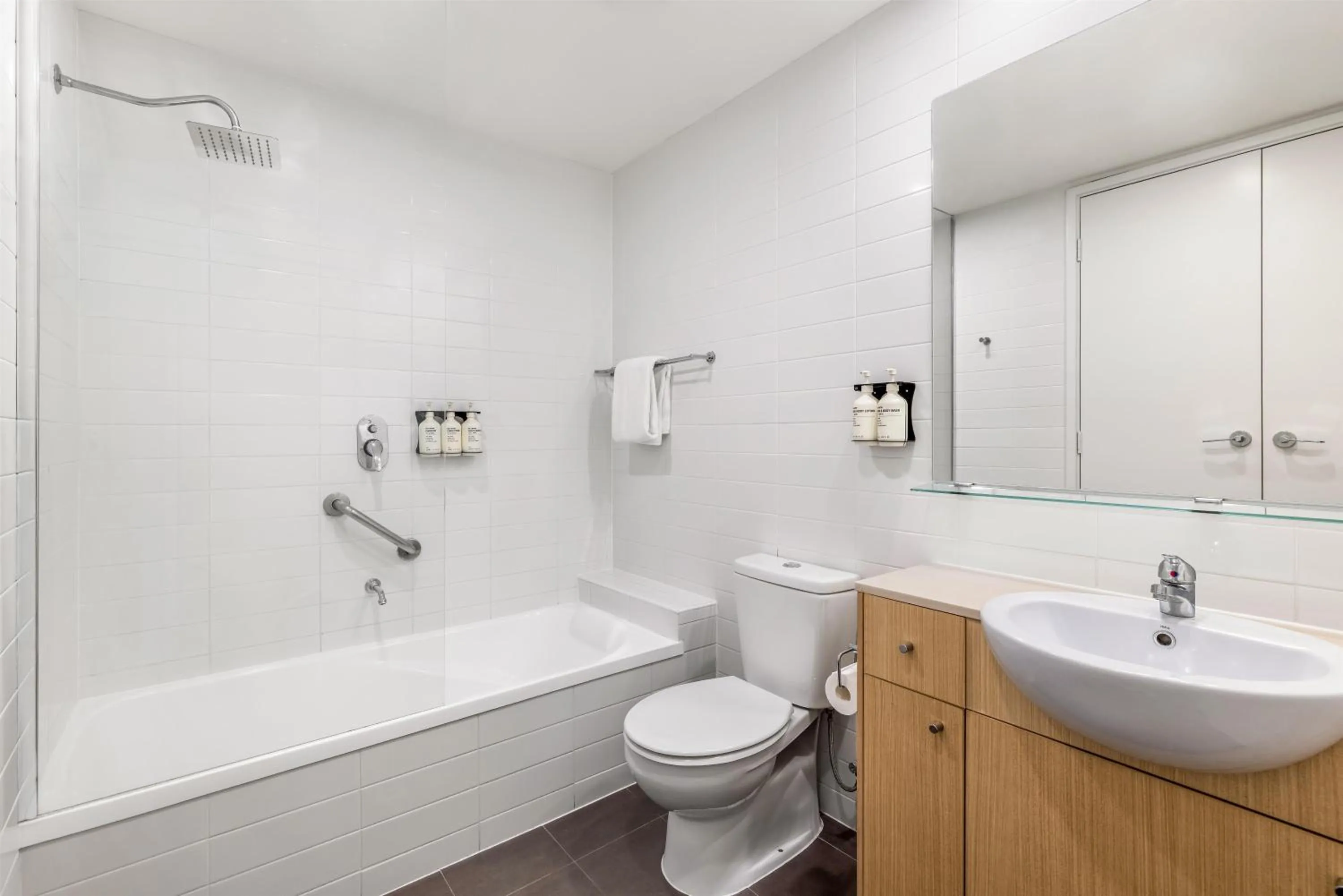 Bathroom in Adina Apartment Hotel Perth Barrack Plaza