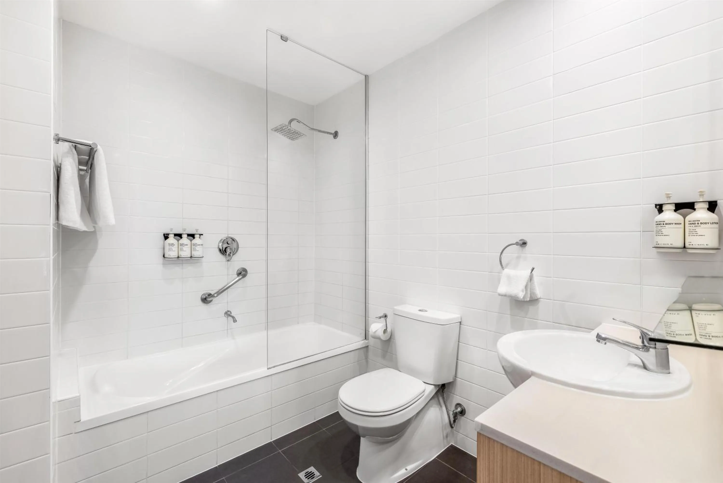 Bathroom in Adina Apartment Hotel Perth Barrack Plaza