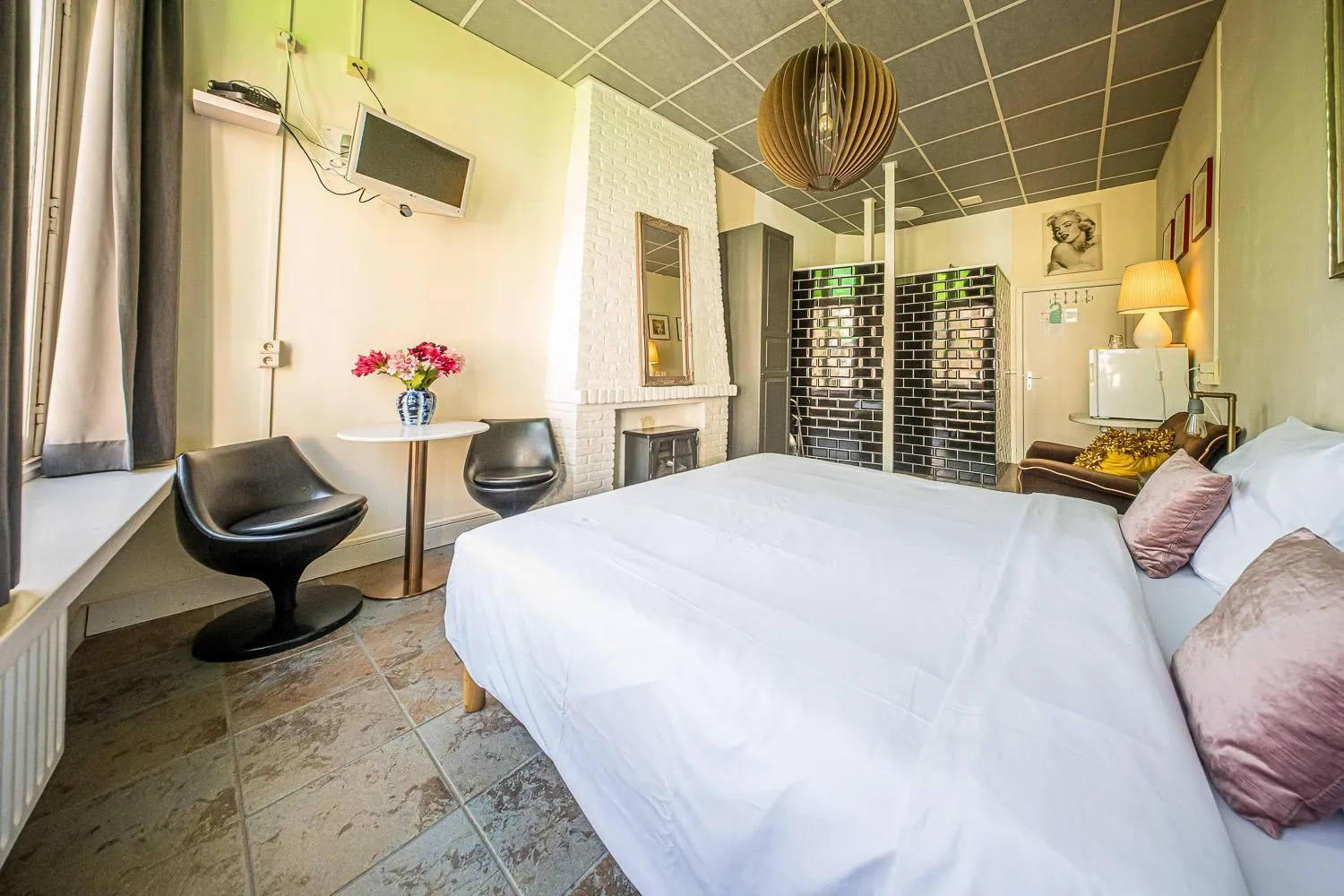 Bed in Hotel Urban Dreams