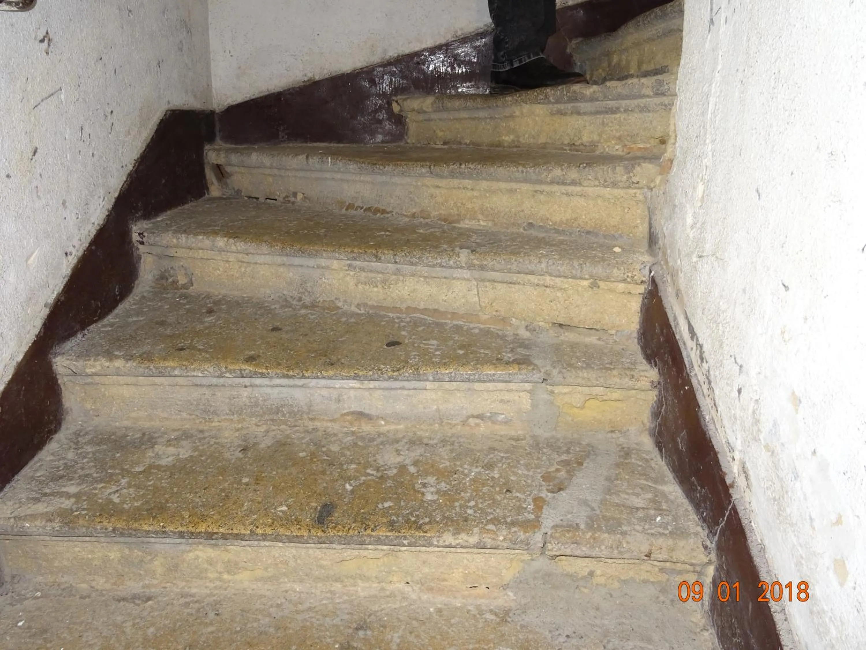 Bathroom in Chateau Le Vergel Authenac
