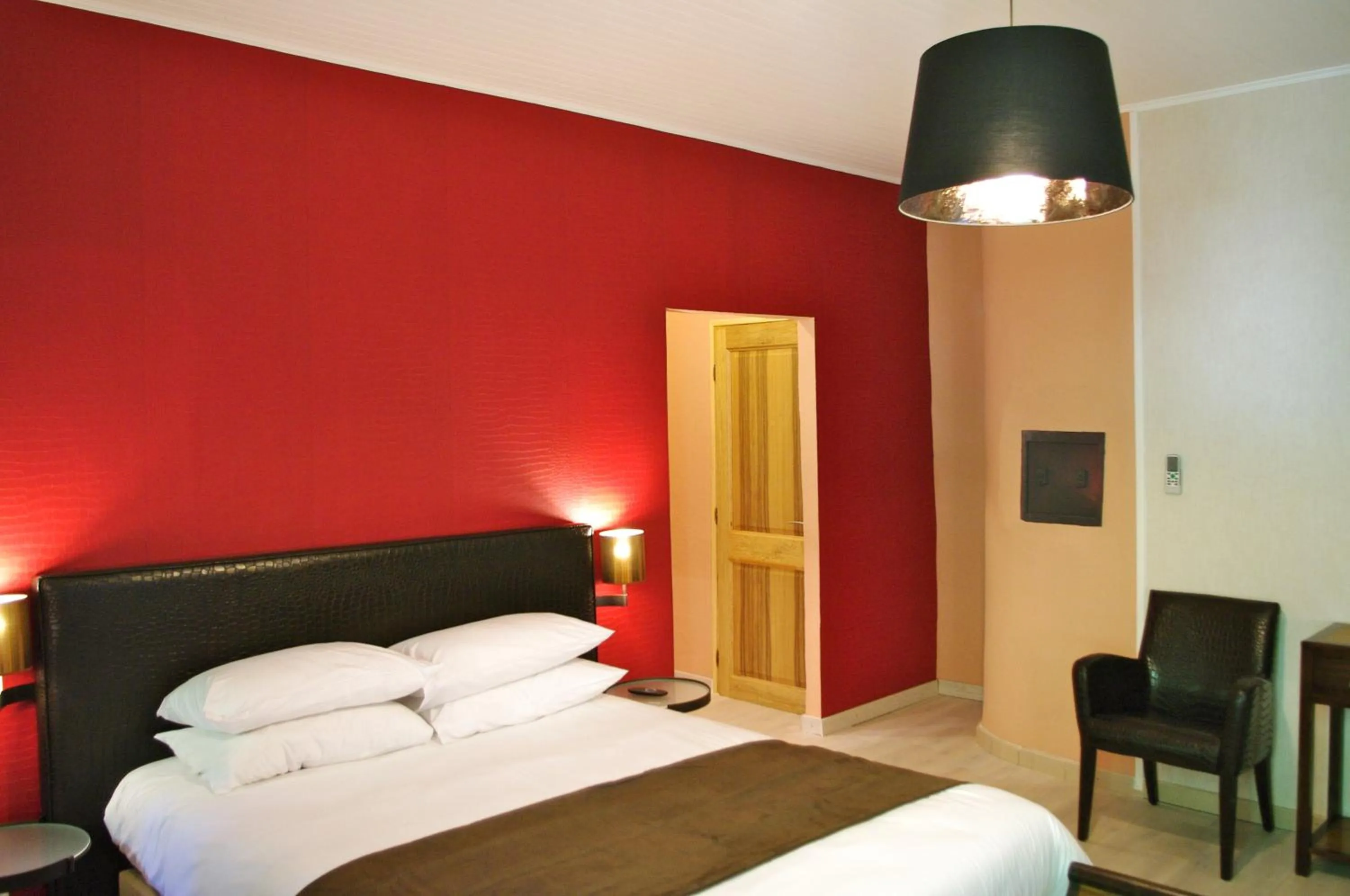 Bedroom in Chateau Le Vergel Authenac