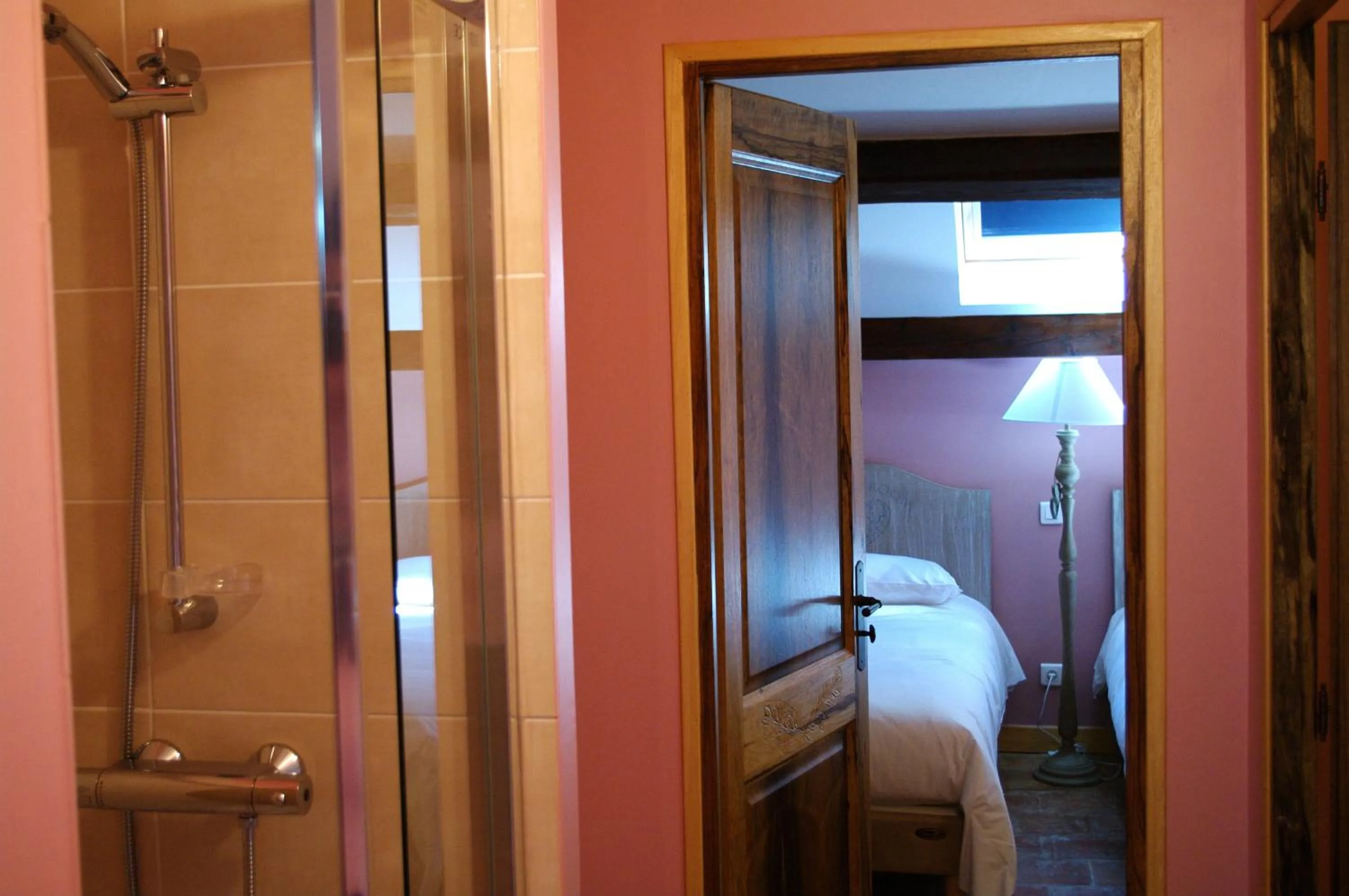 Bed in Chateau Le Vergel Authenac