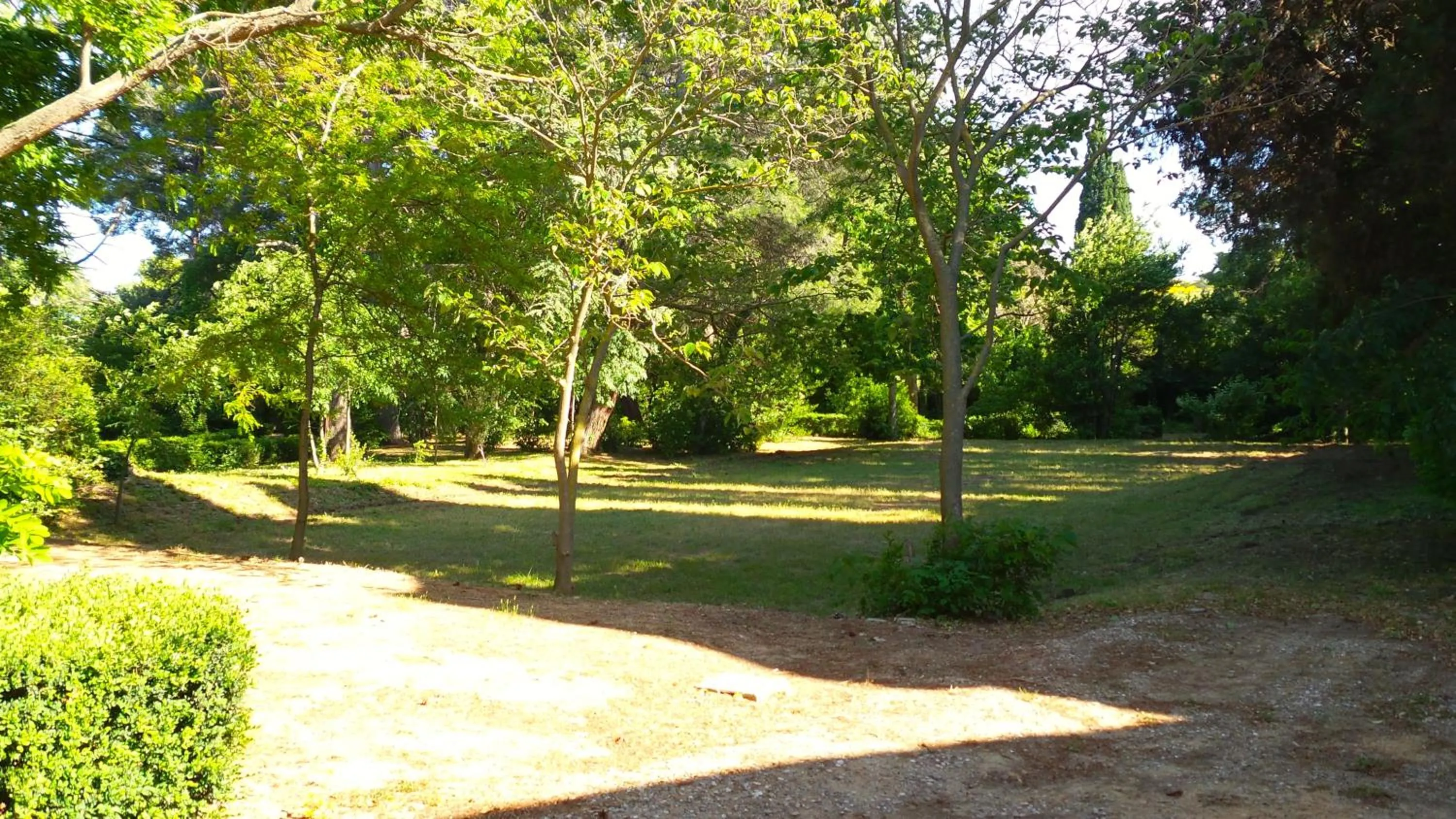 Garden view in Chateau Le Vergel Authenac