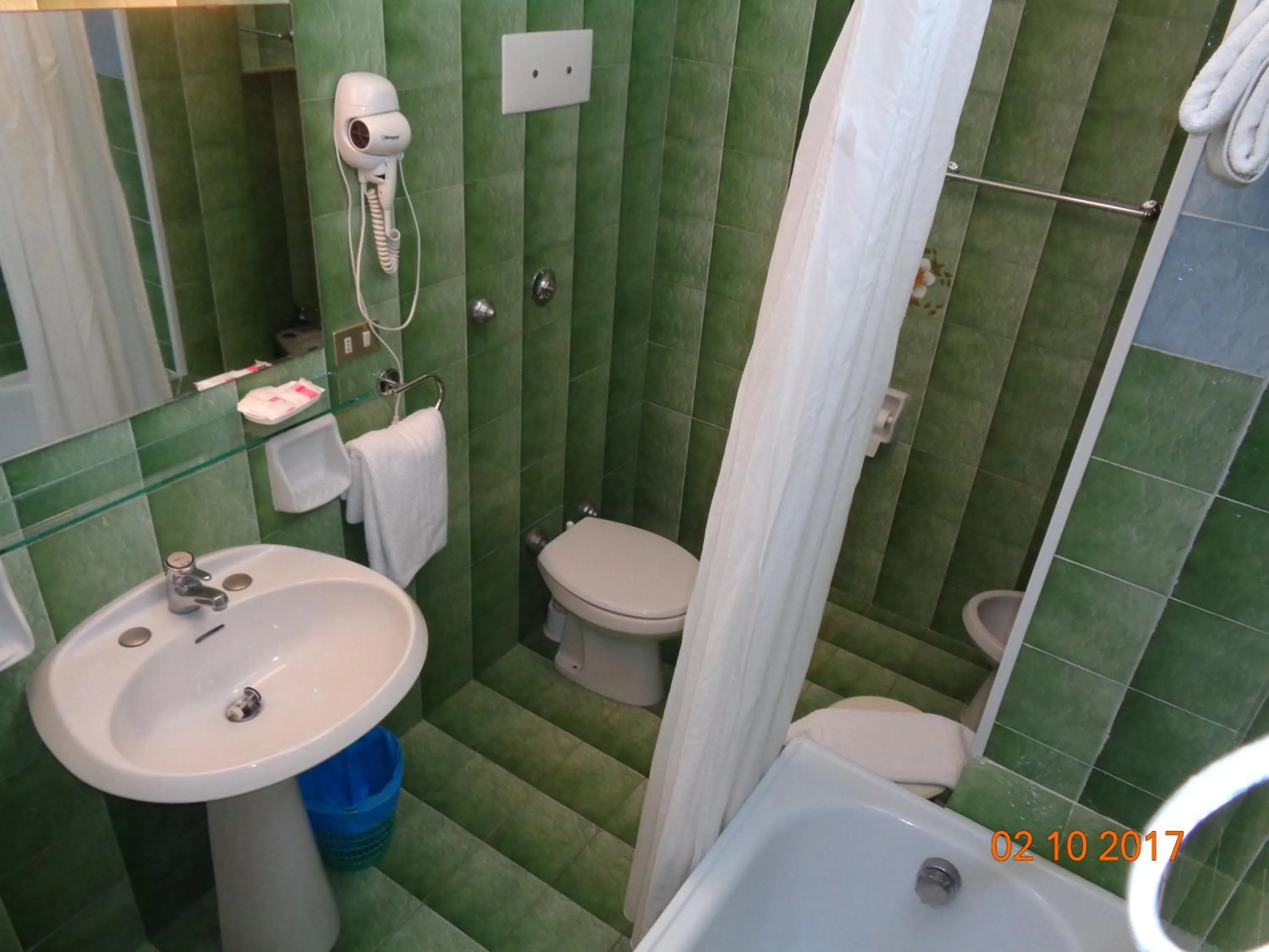 Bathroom in Hotel Ambasciatori Palace