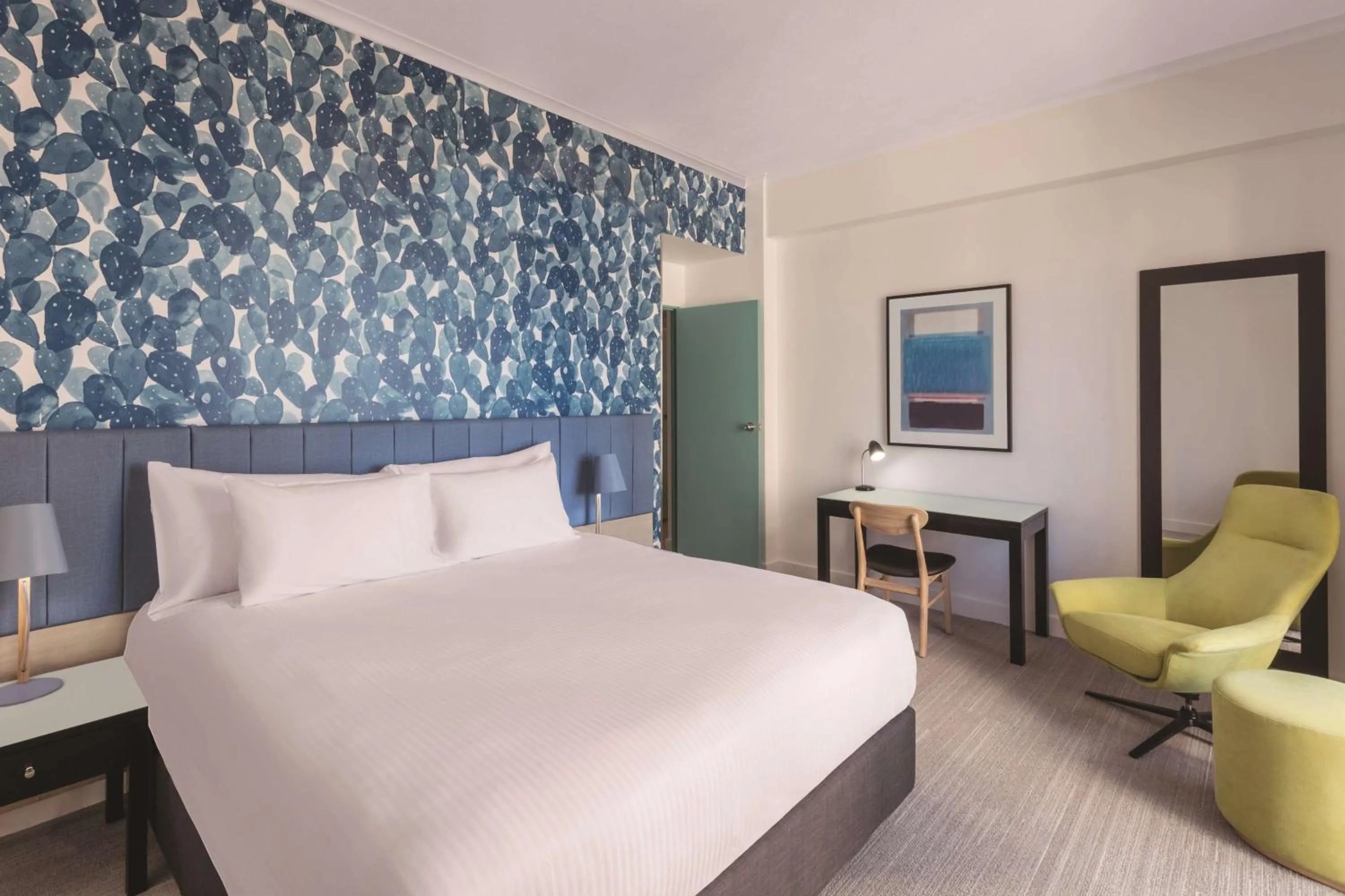 Bedroom, Bed in Vibe Hotel Gold Coast