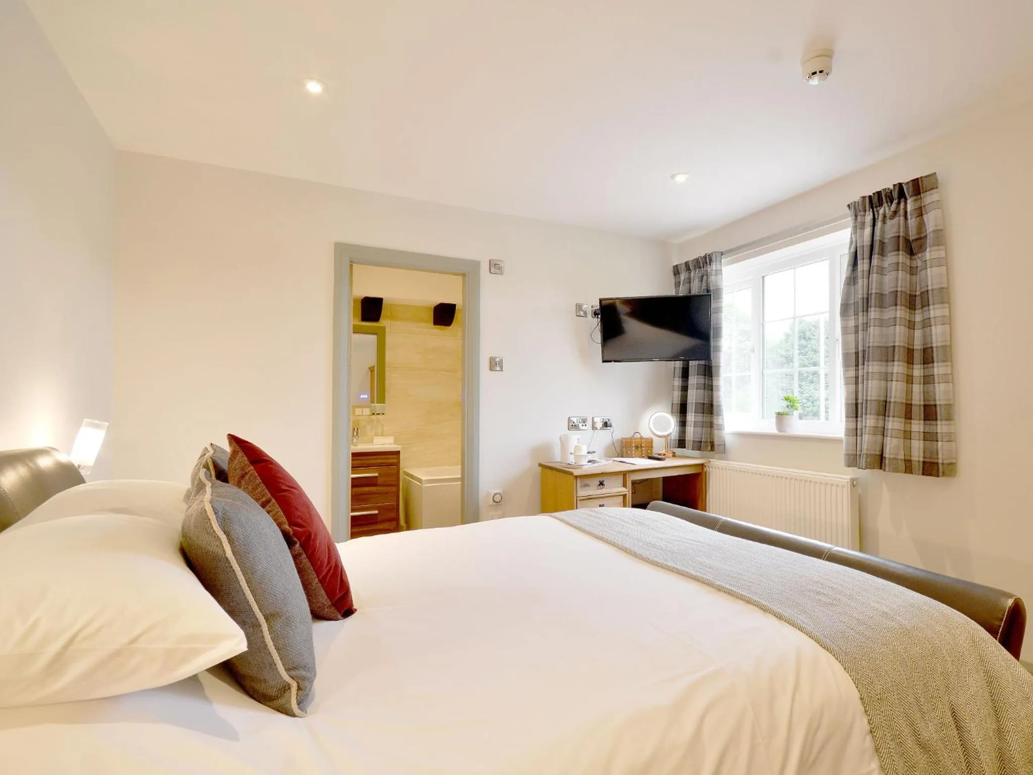 Bed in The Cayley Arms Inn