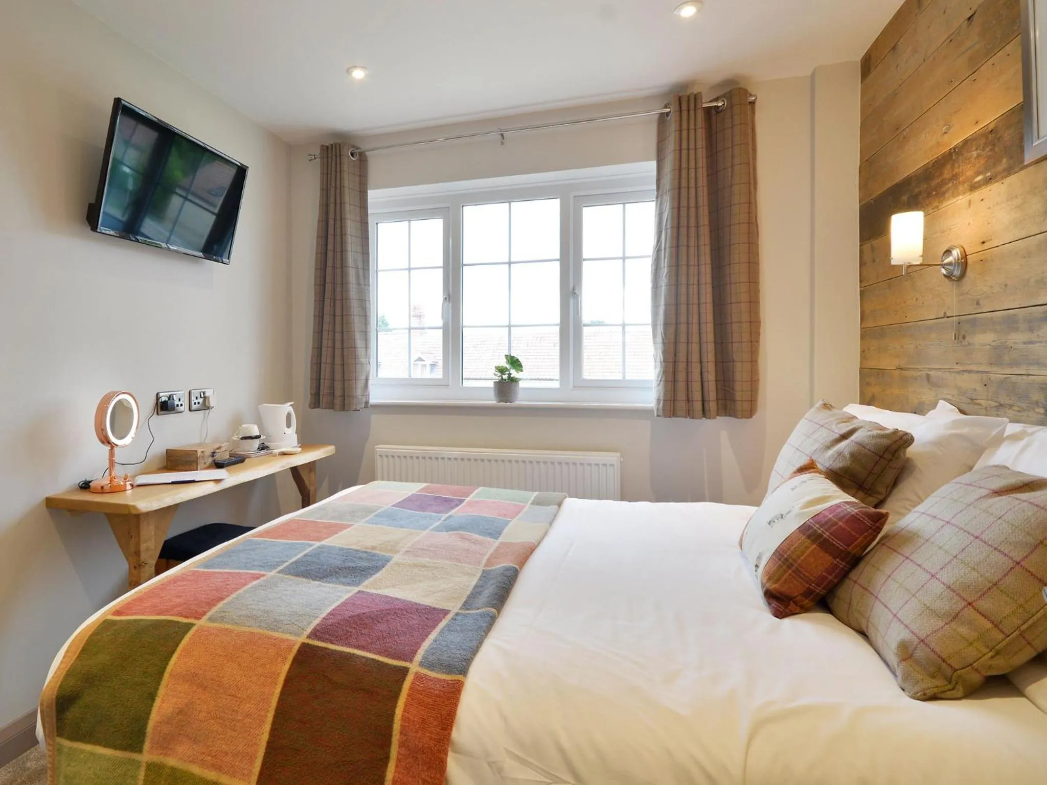 Bed in The Cayley Arms Inn