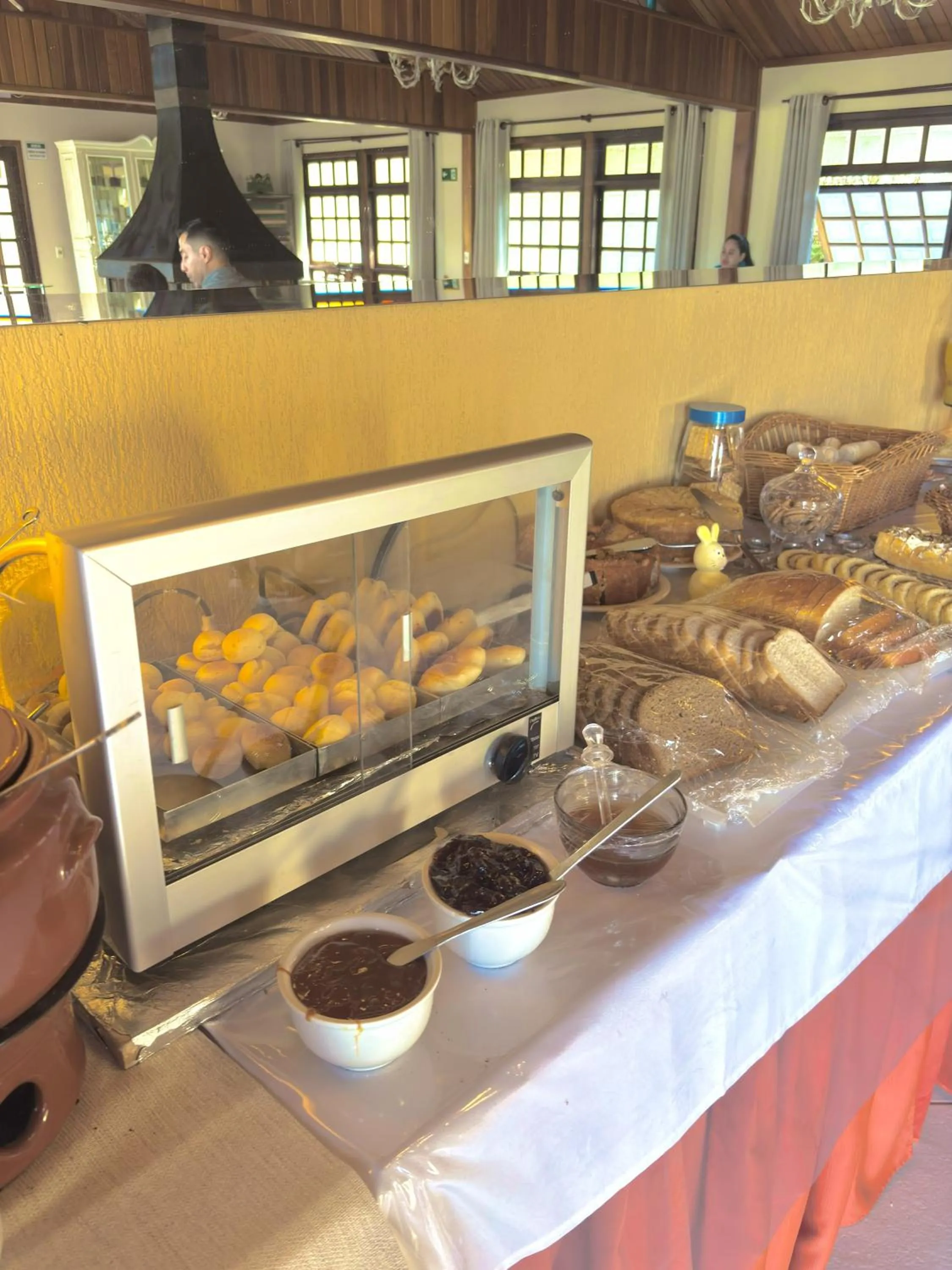 Breakfast in Pousada Portal das Cerejeiras - Be Happy Group
