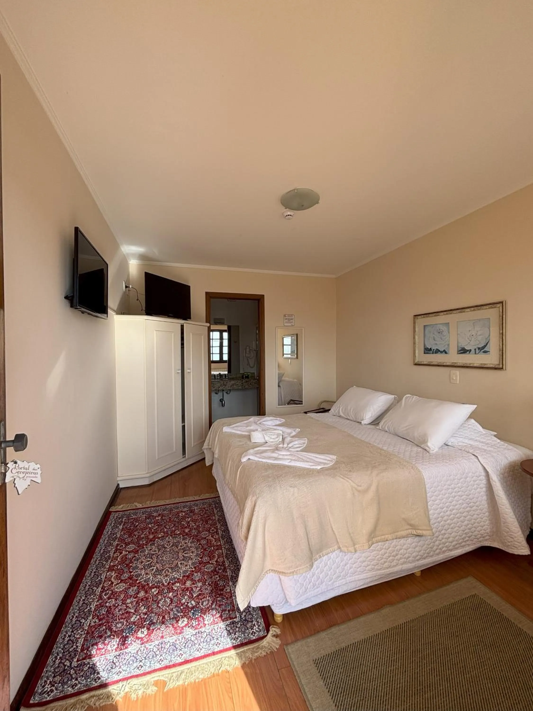 Bedroom, Bed in Pousada Portal das Cerejeiras - Be Happy Group