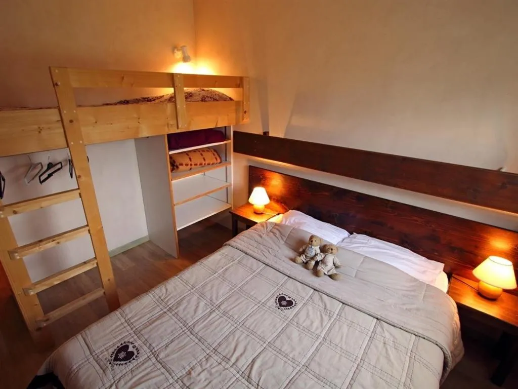 Bedroom, Bed in Les Berlicants