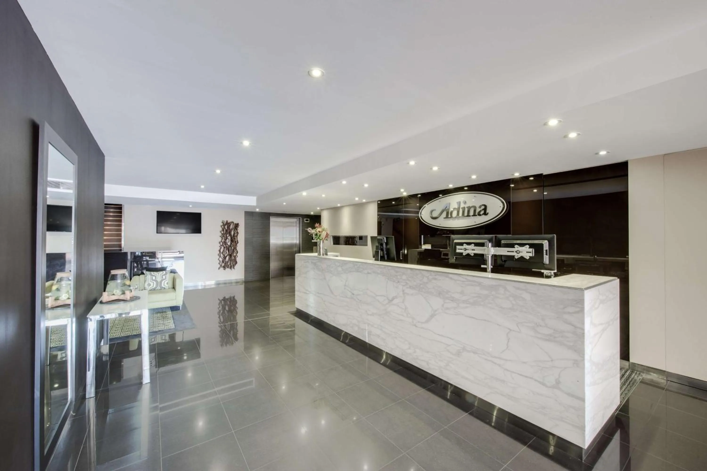 Lobby or reception in Adina Apartment Hotel Wollongong
