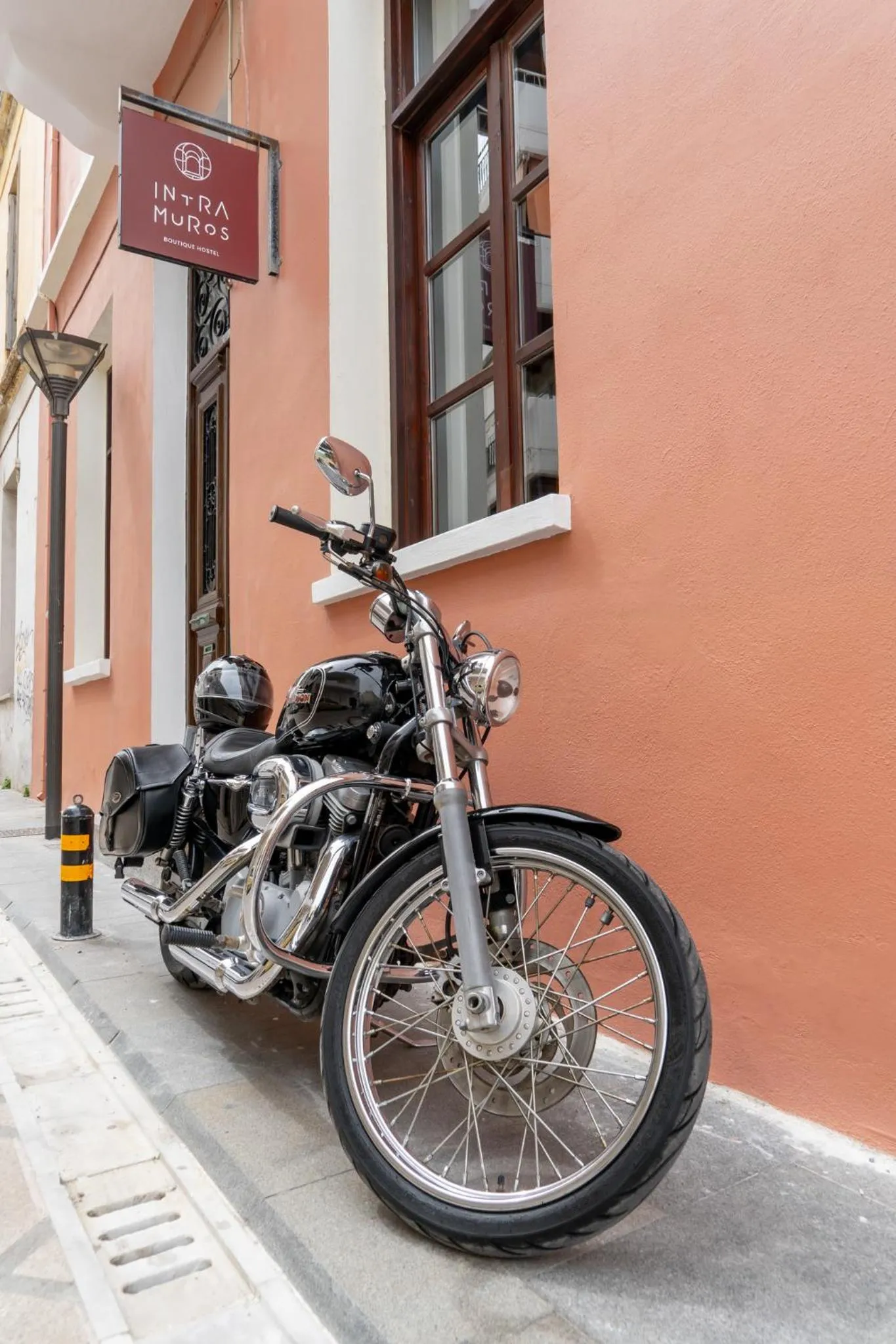 Facade/entrance in Intra Muros Hostel