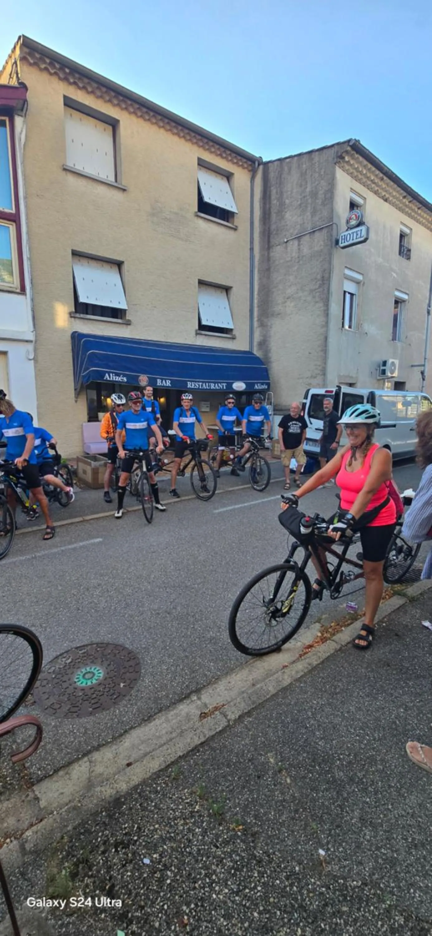 Quiet street view in Hôtel Restaurant Les Alizes Loriol Le Pouzin