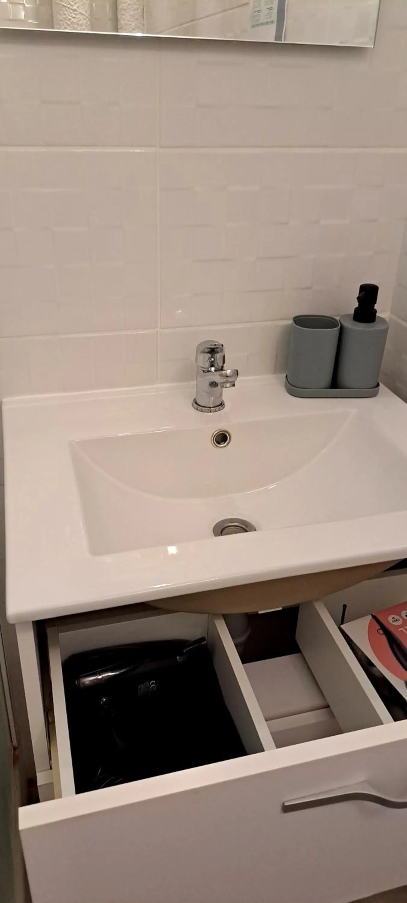 TV and multimedia in Hôtel Restaurant Les Alizes Loriol Le Pouzin