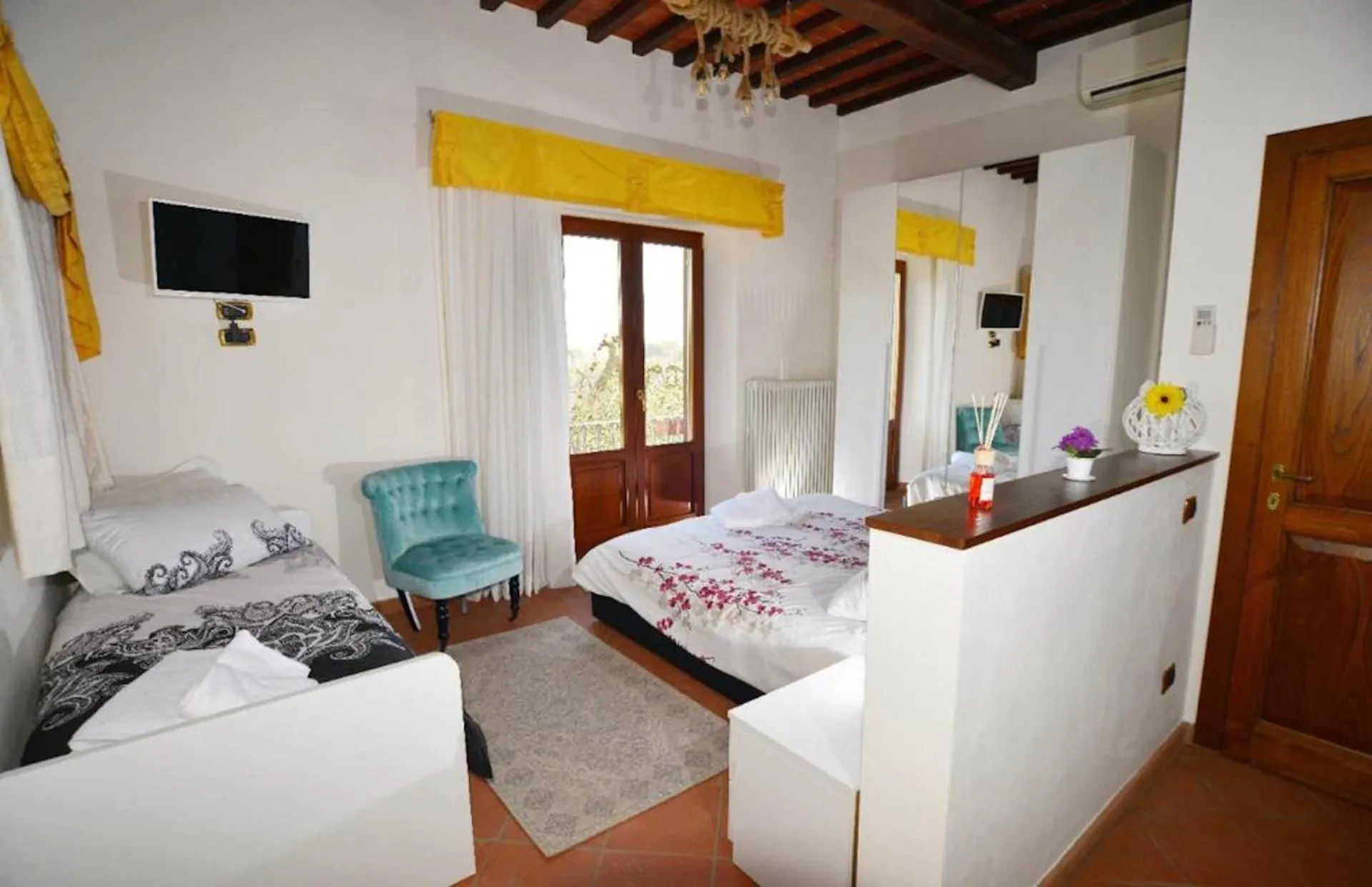 TV and multimedia, Bed in La Valle di Anna