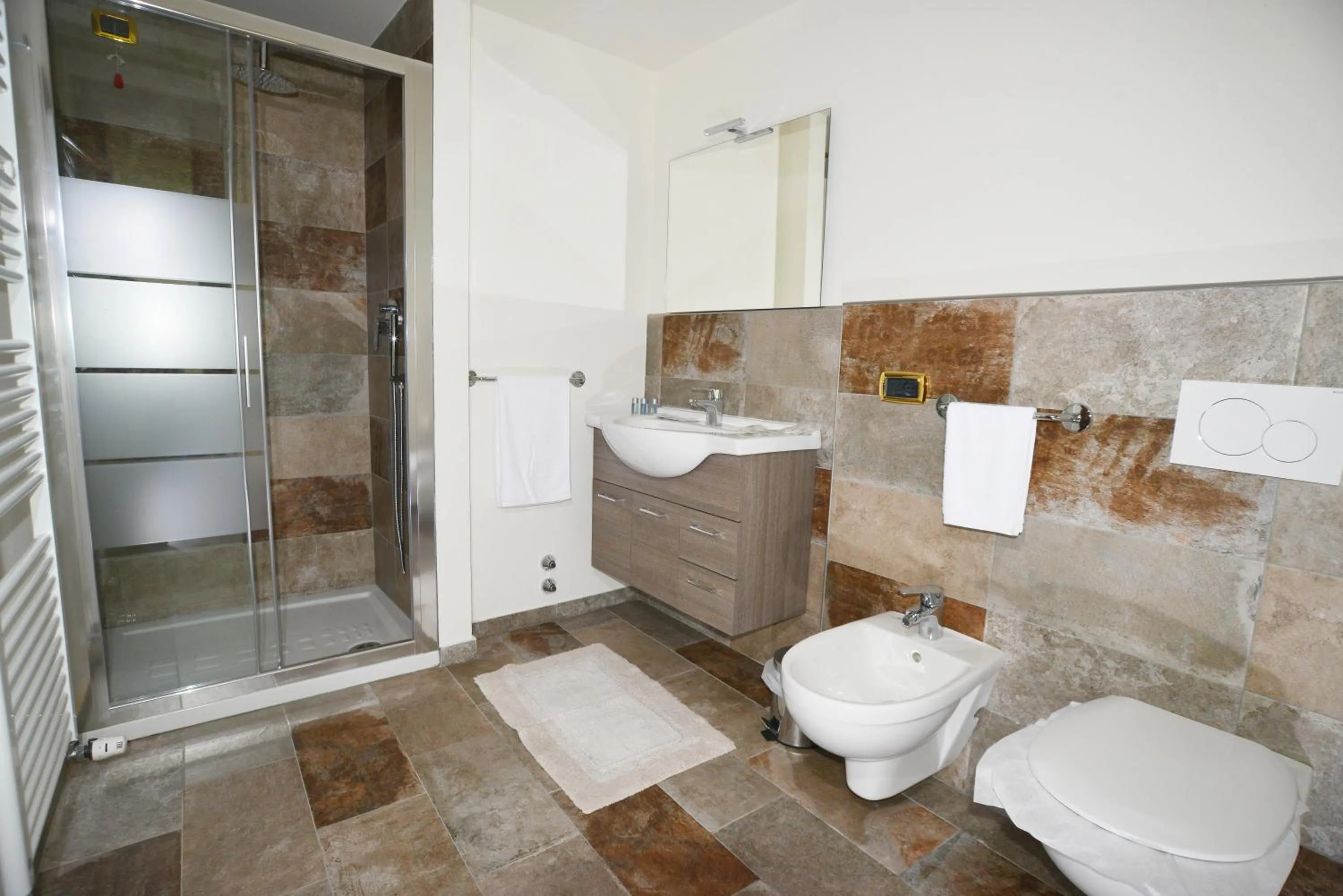 Shower in La Valle di Anna