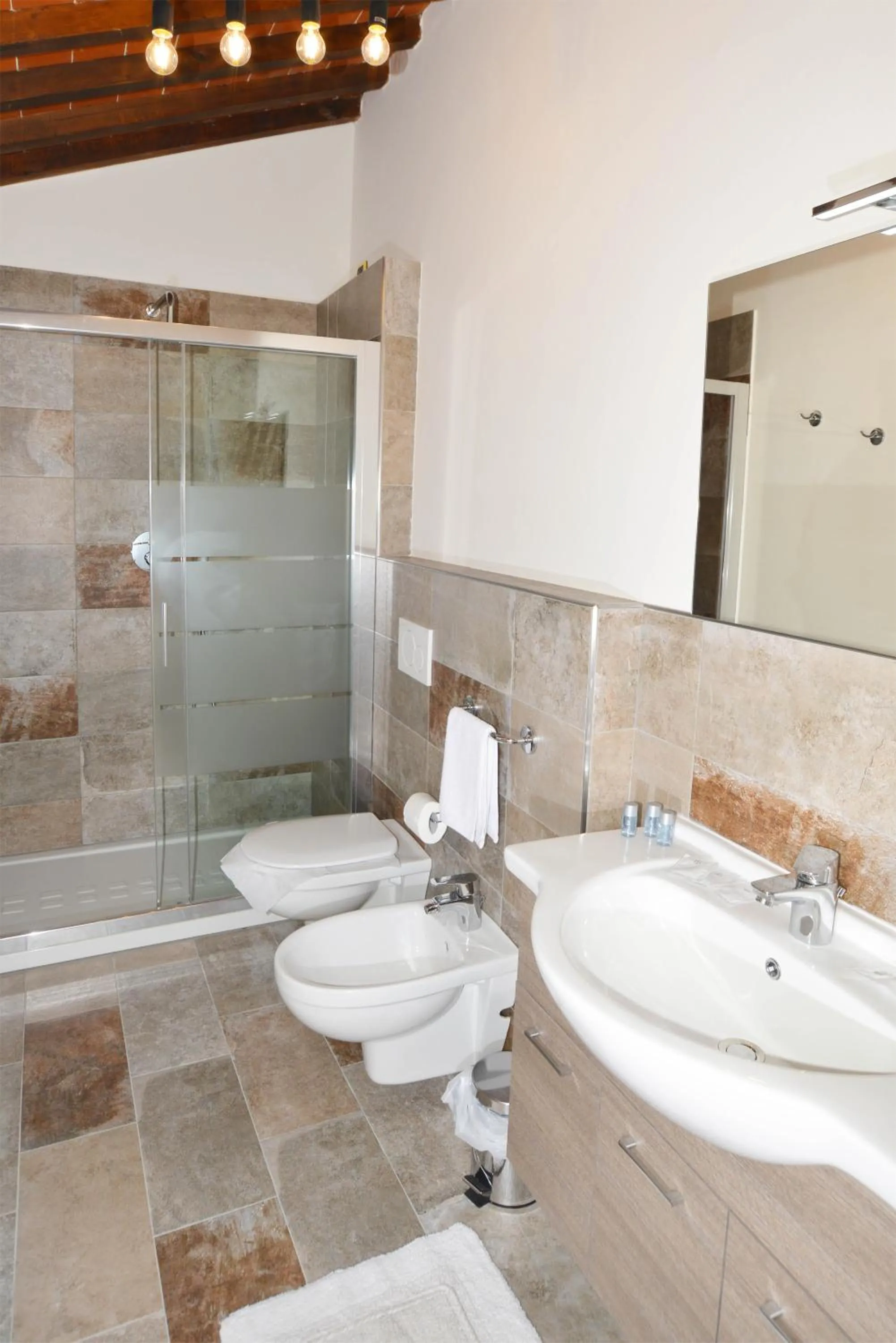 Shower in La Valle di Anna