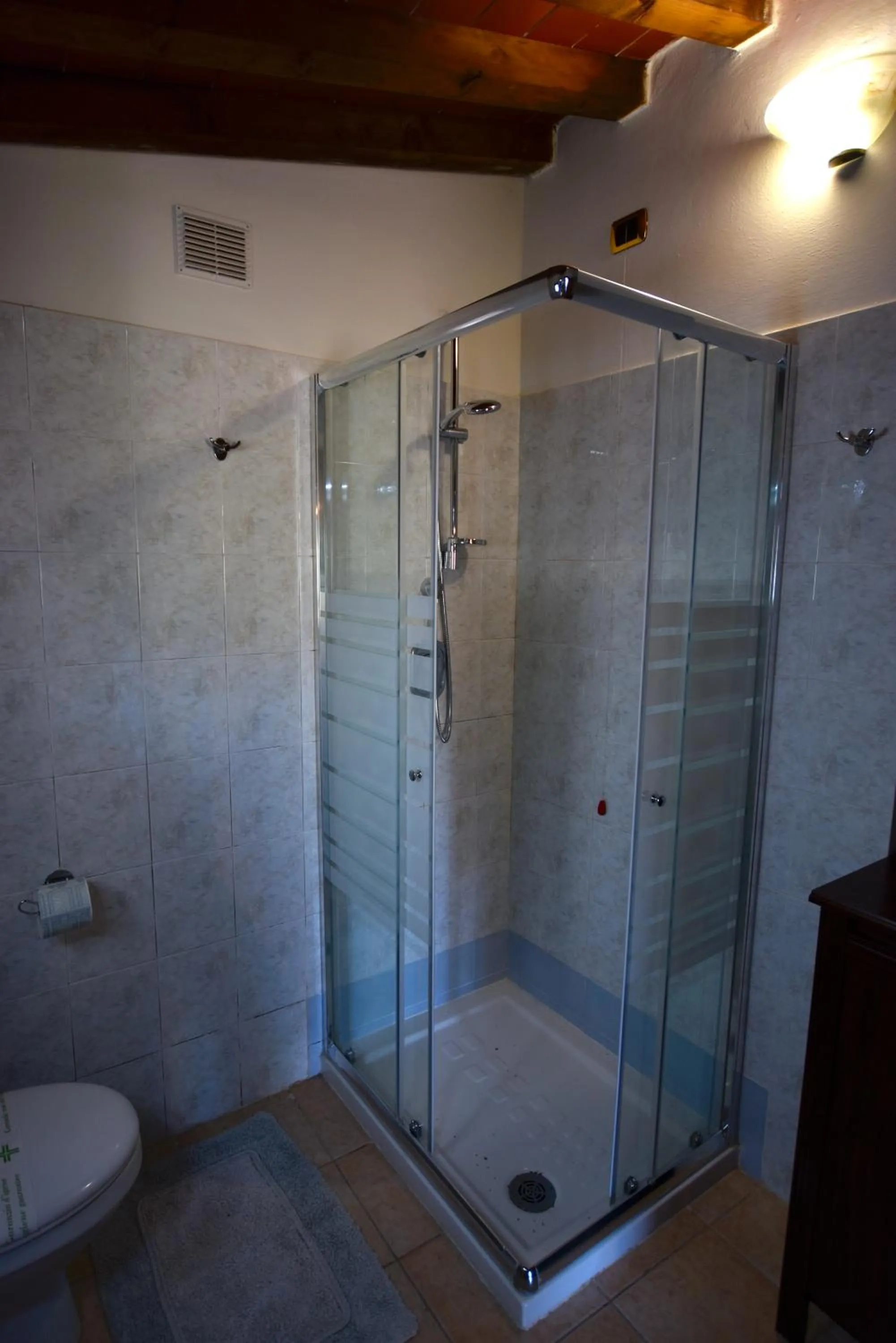 Shower in La Valle di Anna