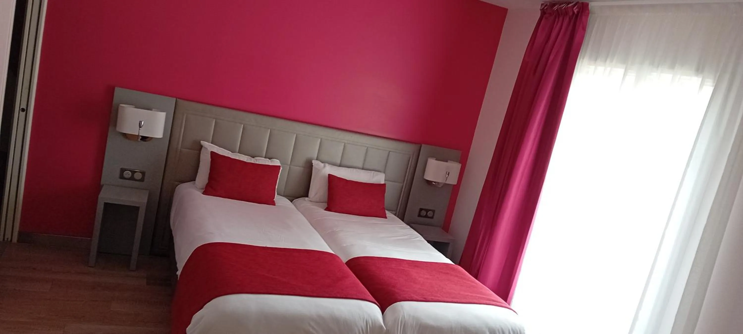 Bed in Logis Hôtel Restaurant Le Moulin de la Coudre