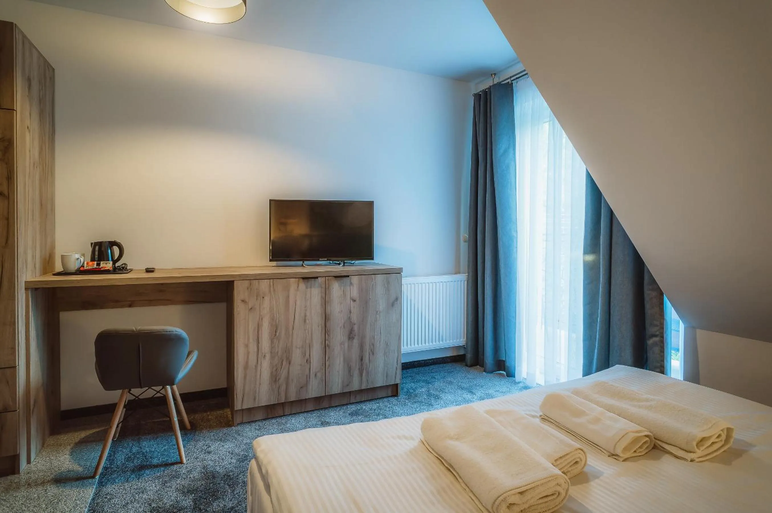 Photo of the whole room, Bed in Willa Na Skarpie