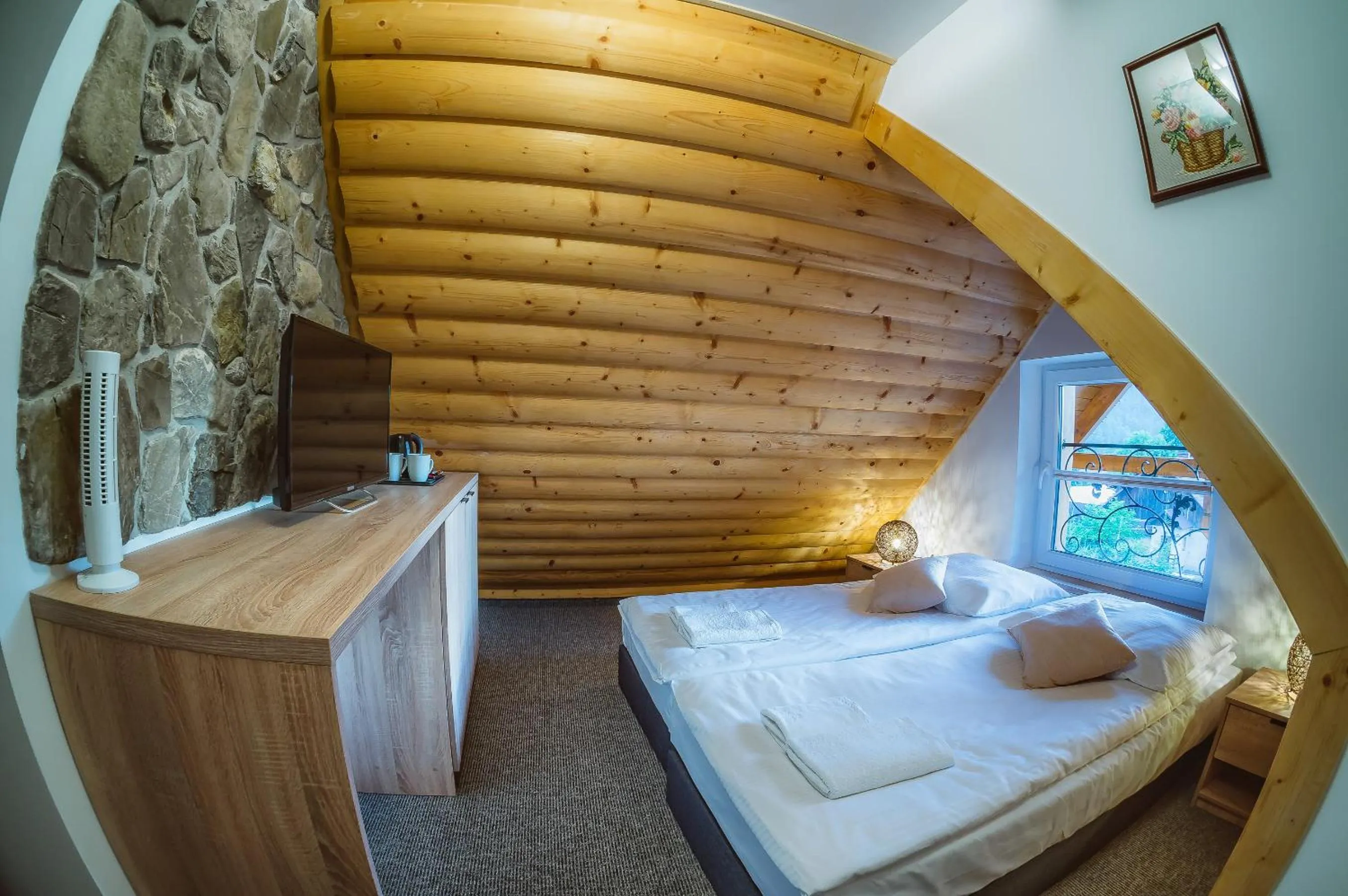 Photo of the whole room, Bed in Willa Na Skarpie