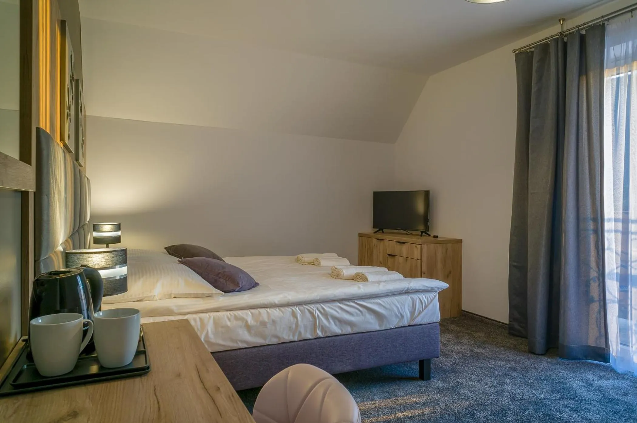 Photo of the whole room, Bed in Willa Na Skarpie