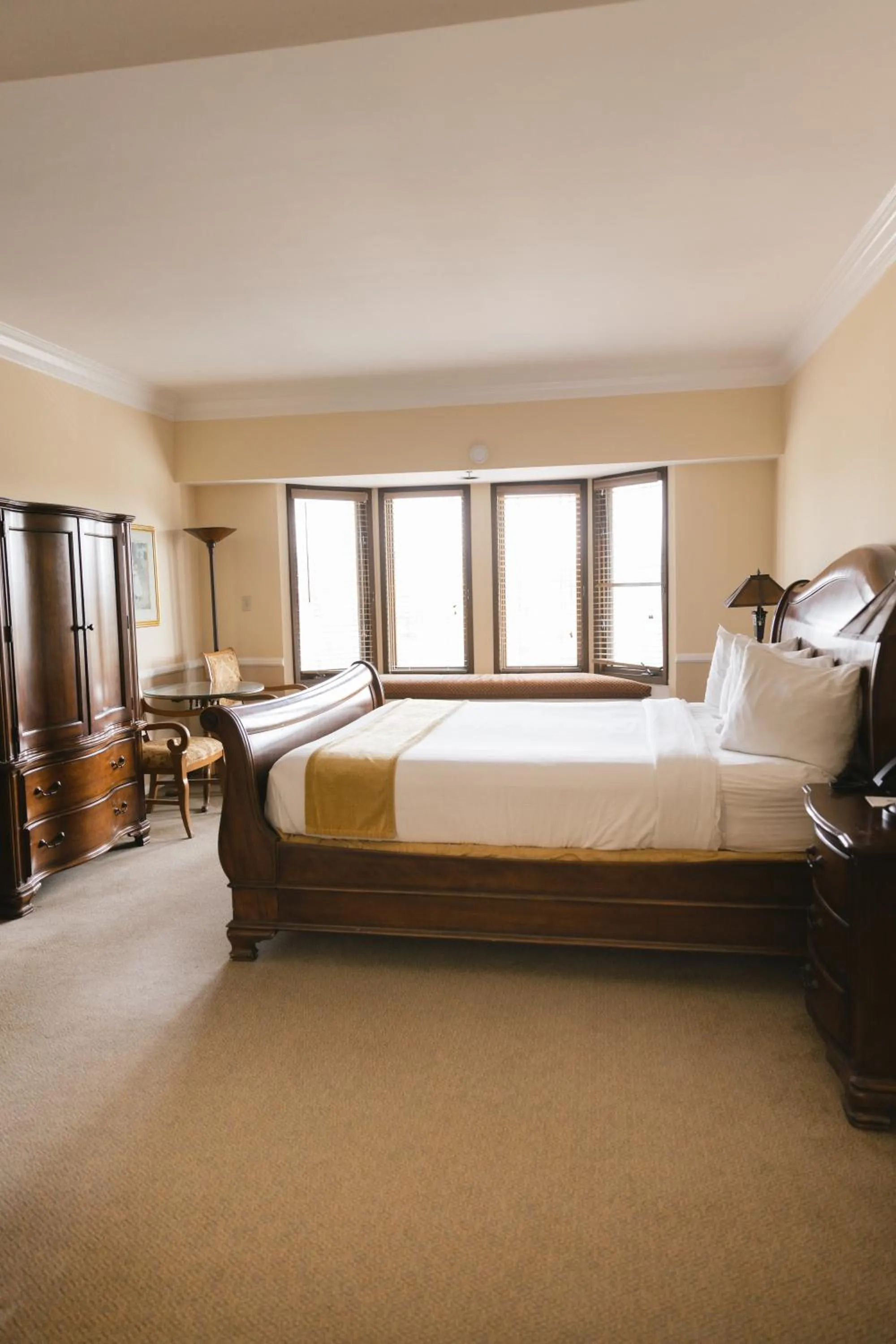 Bed in Historic Santa Maria Inn