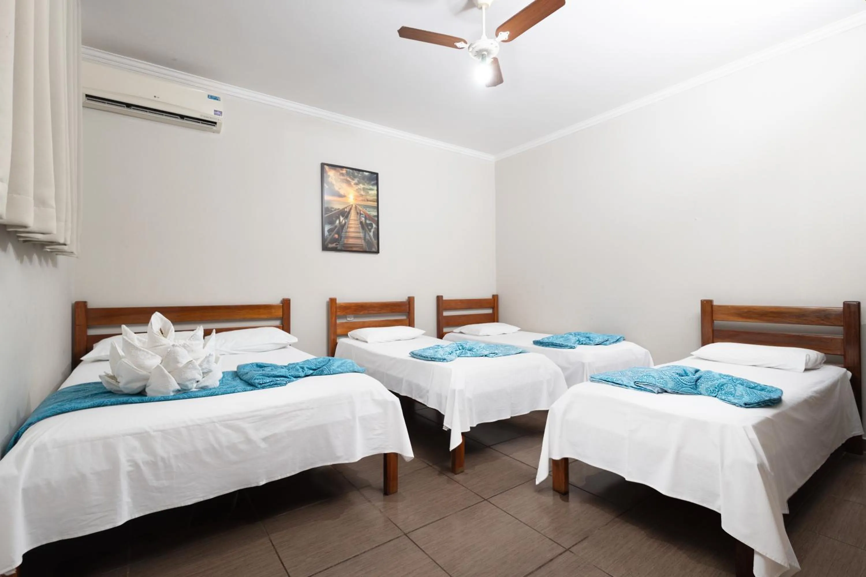 Bedroom, Bed in Hotel Portela II - Av Principal e a 500m do Thermas dos Laranjais