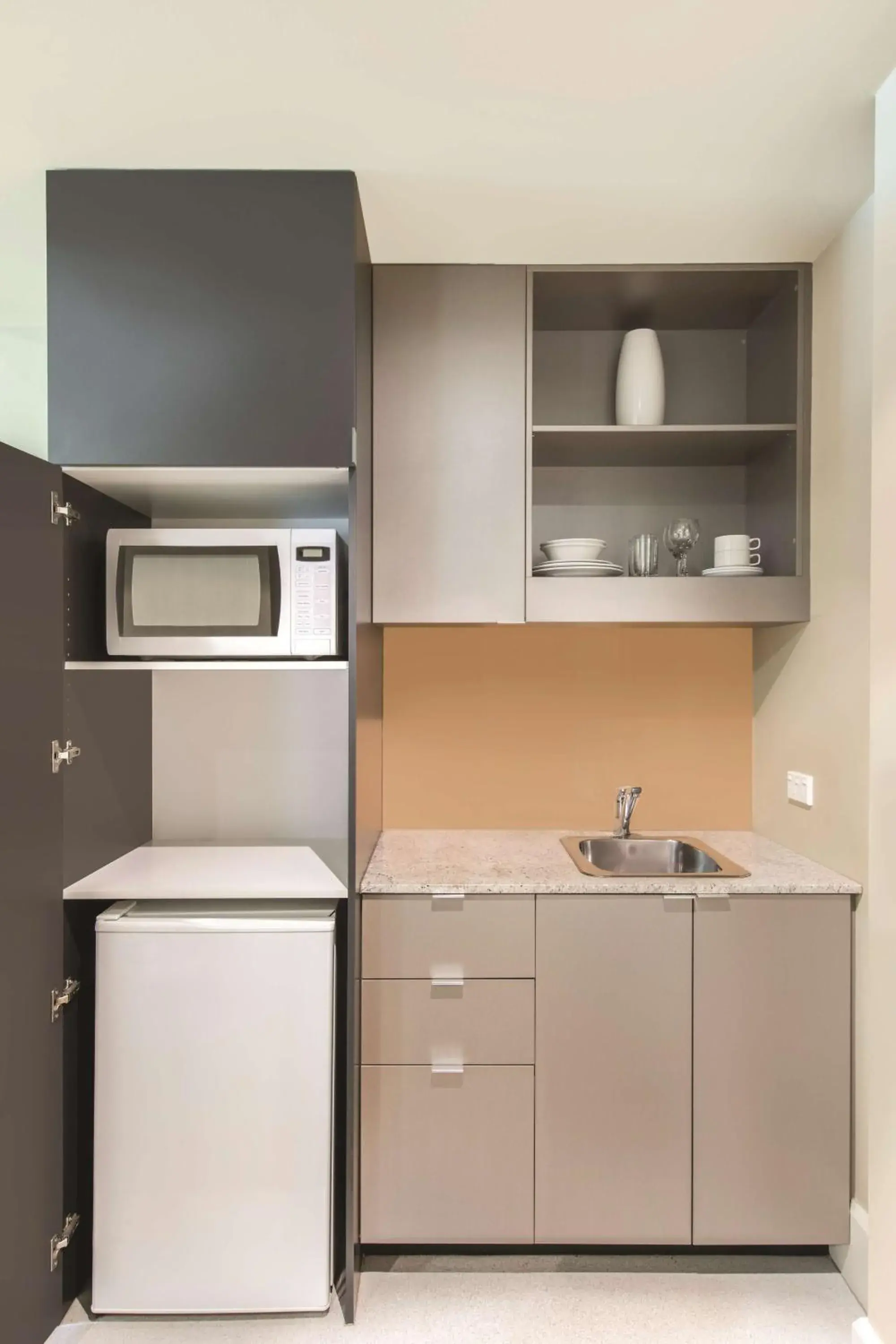 Kitchen or kitchenette in Adina Apartment Hotel Adelaide Treasury Kitchen or kitchenette in Adina Apartment Hotel Adelaide Treasury