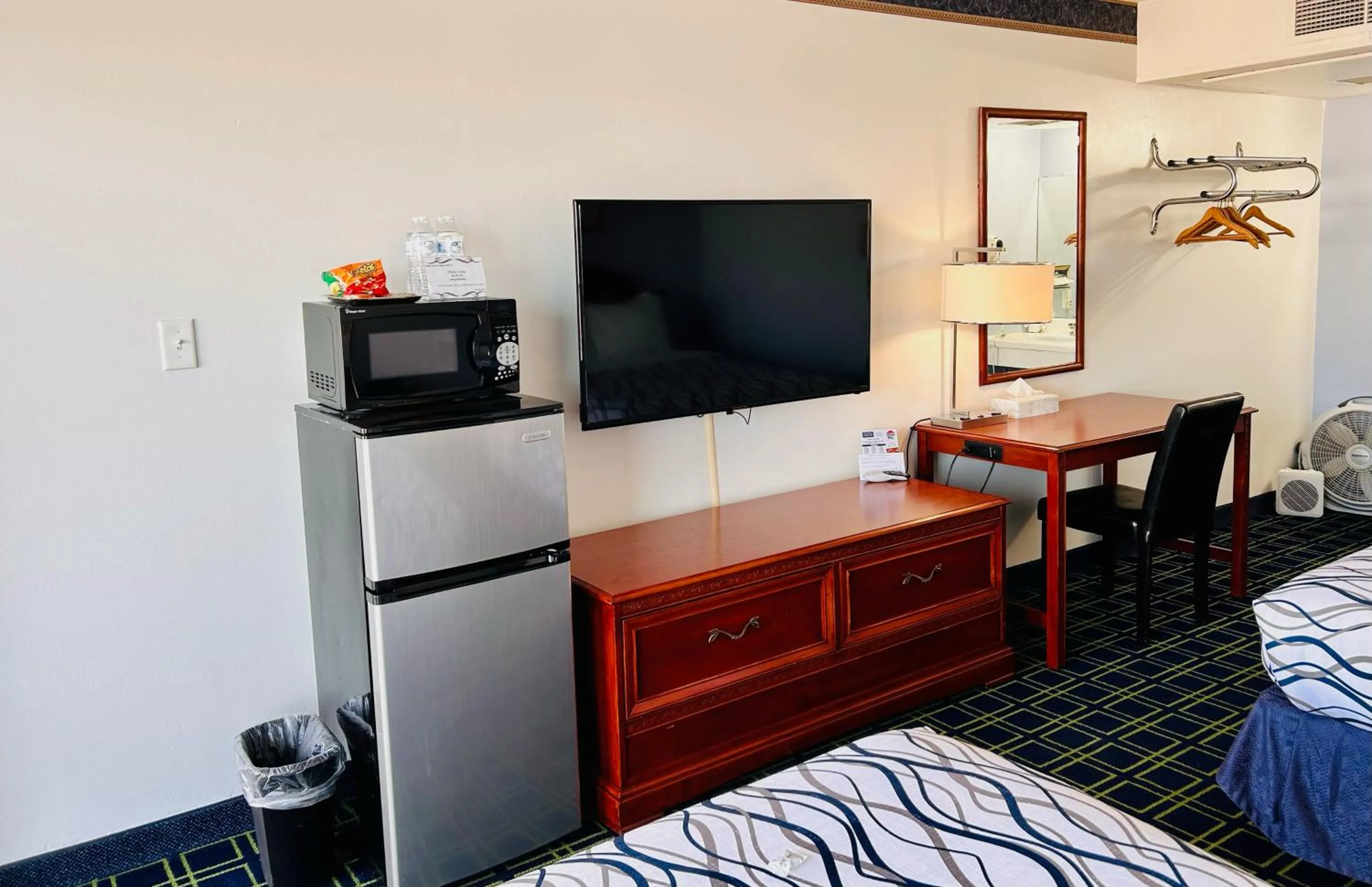 TV and multimedia, Bed in Hospitality Inn