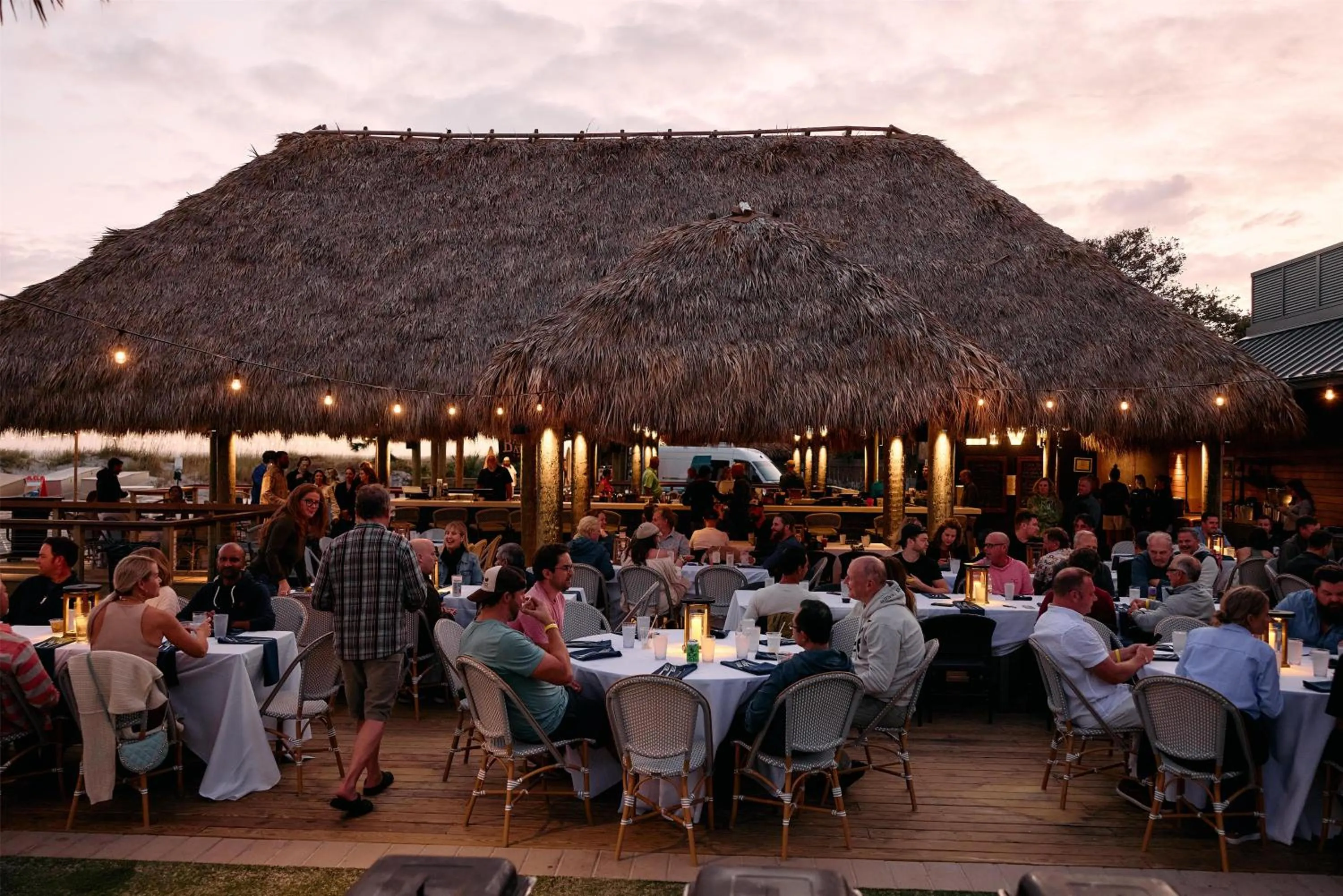 Lounge or bar in Beach House Resort Hilton Head Island