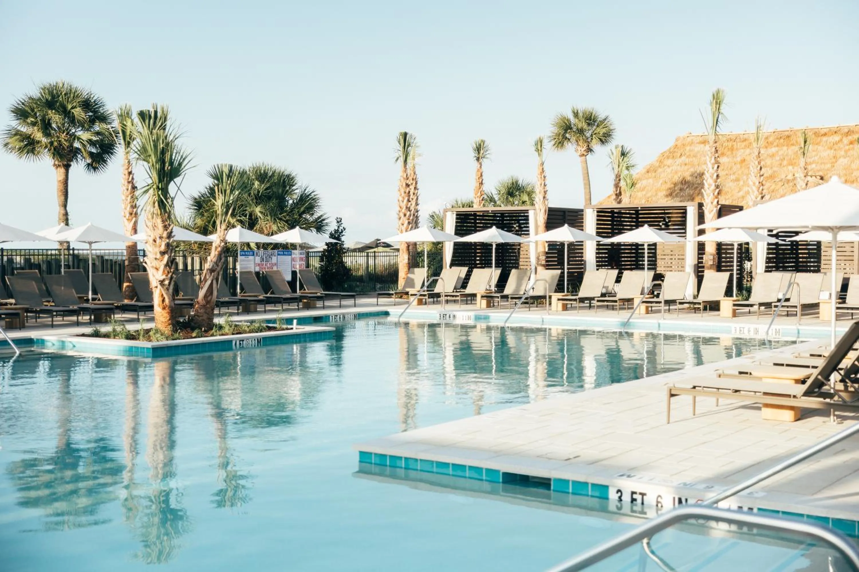 Swimming pool in Beach House Resort Hilton Head Island