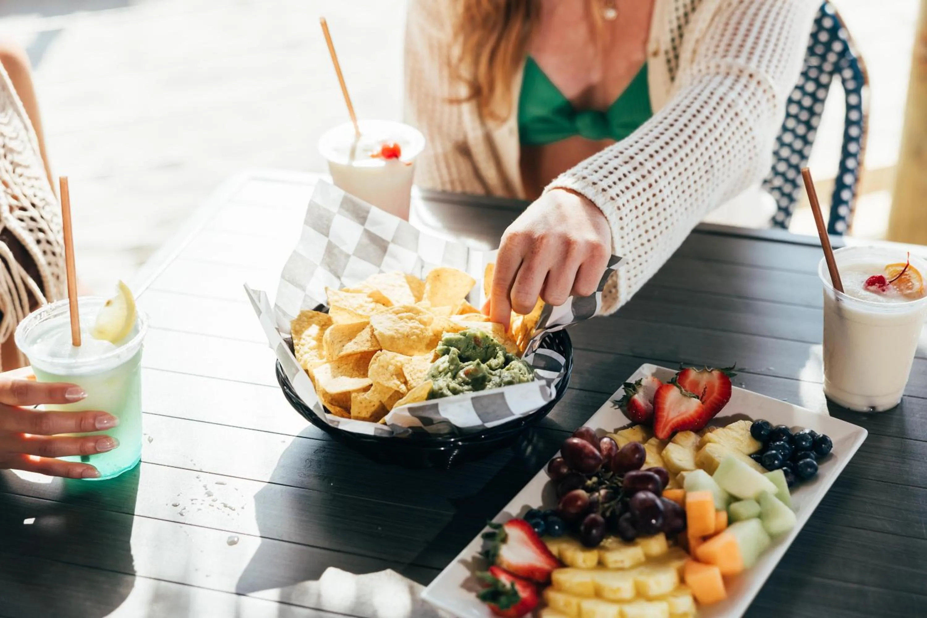 Lounge or bar in Beach House Resort Hilton Head Island
