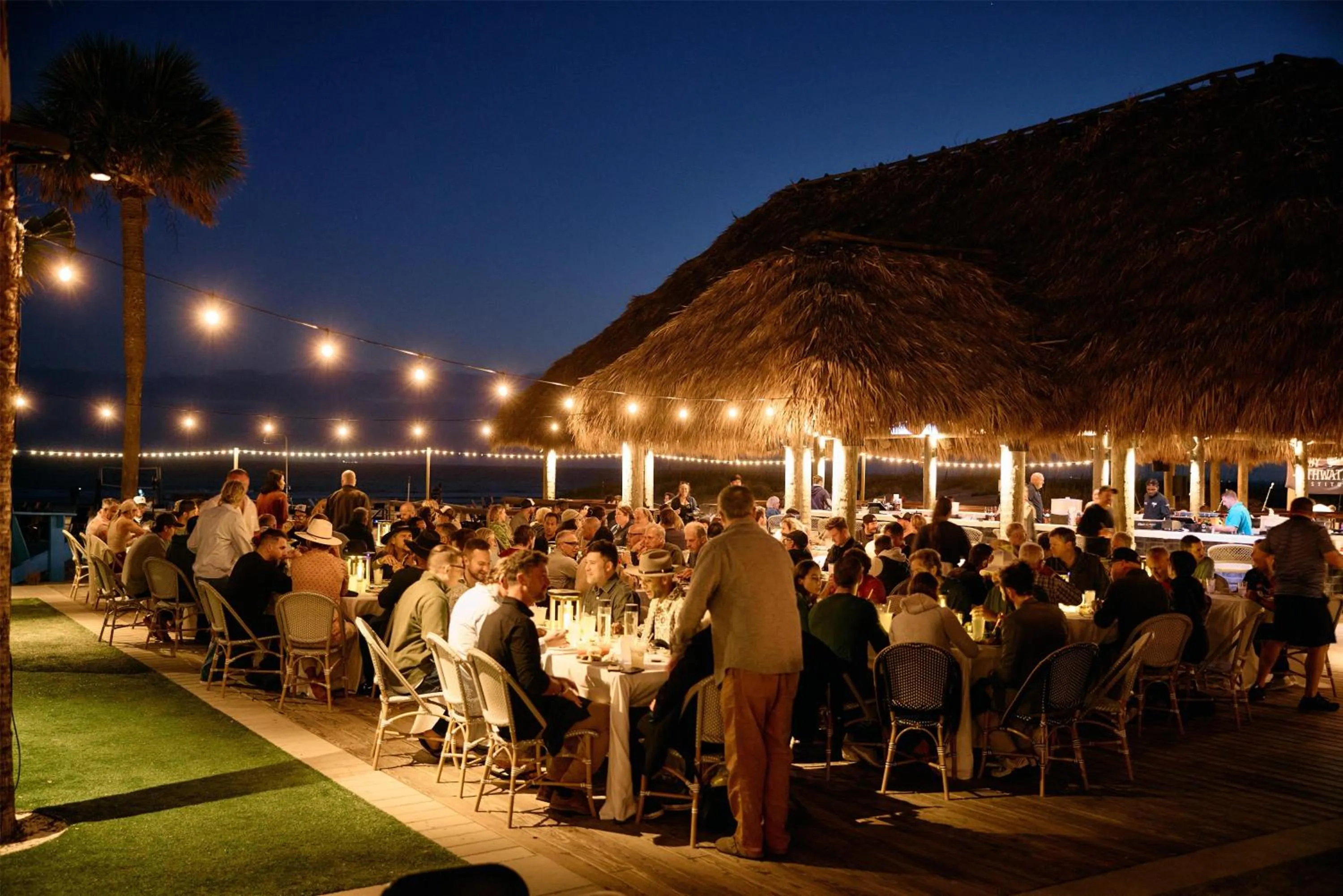 Lounge or bar in Beach House Resort Hilton Head Island