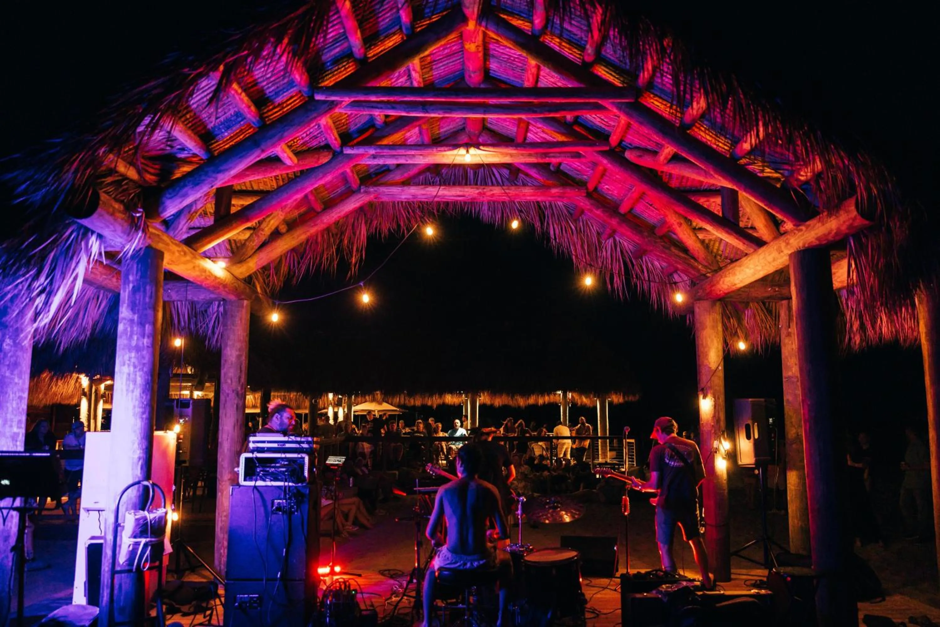 Lounge or bar in Beach House Resort Hilton Head Island