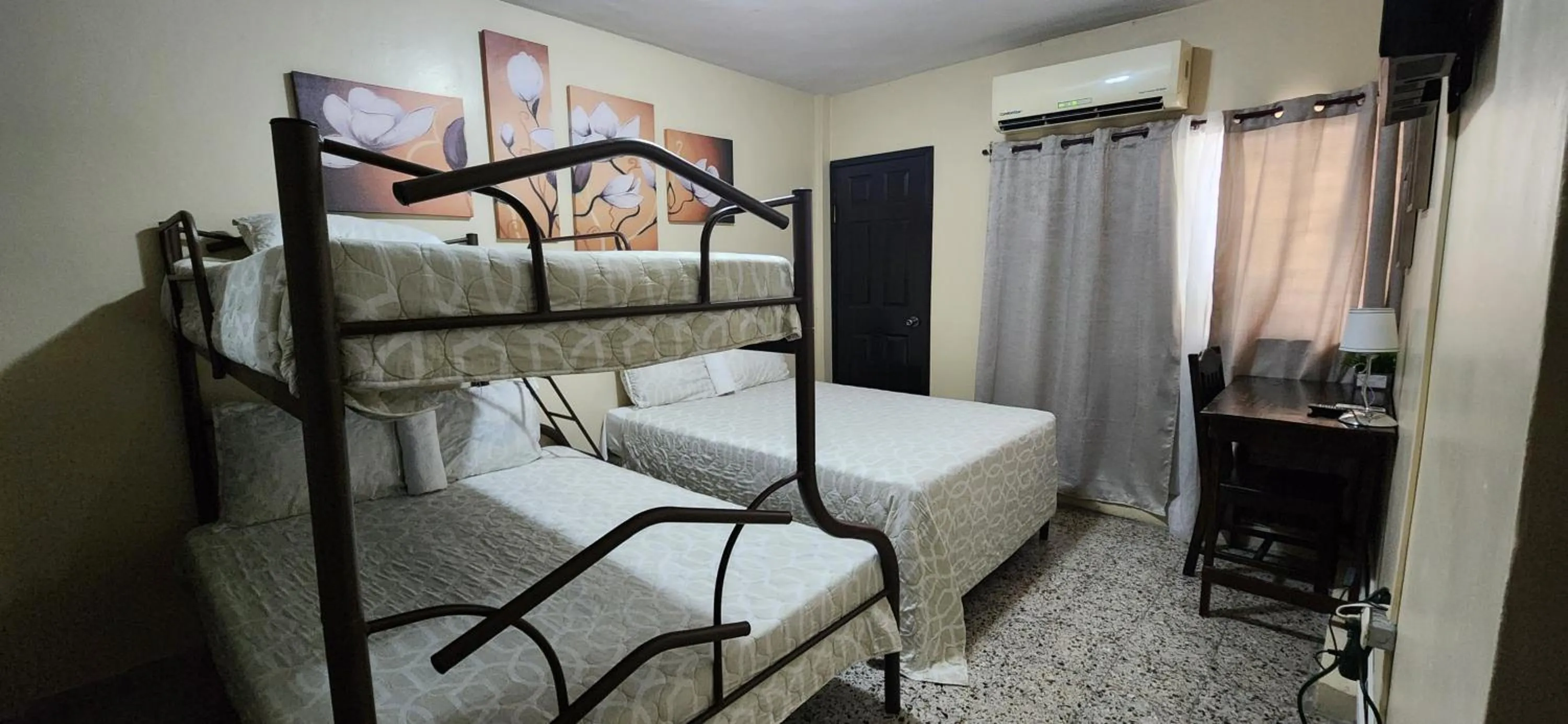 Photo of the whole room, Bed in Casa Altamira