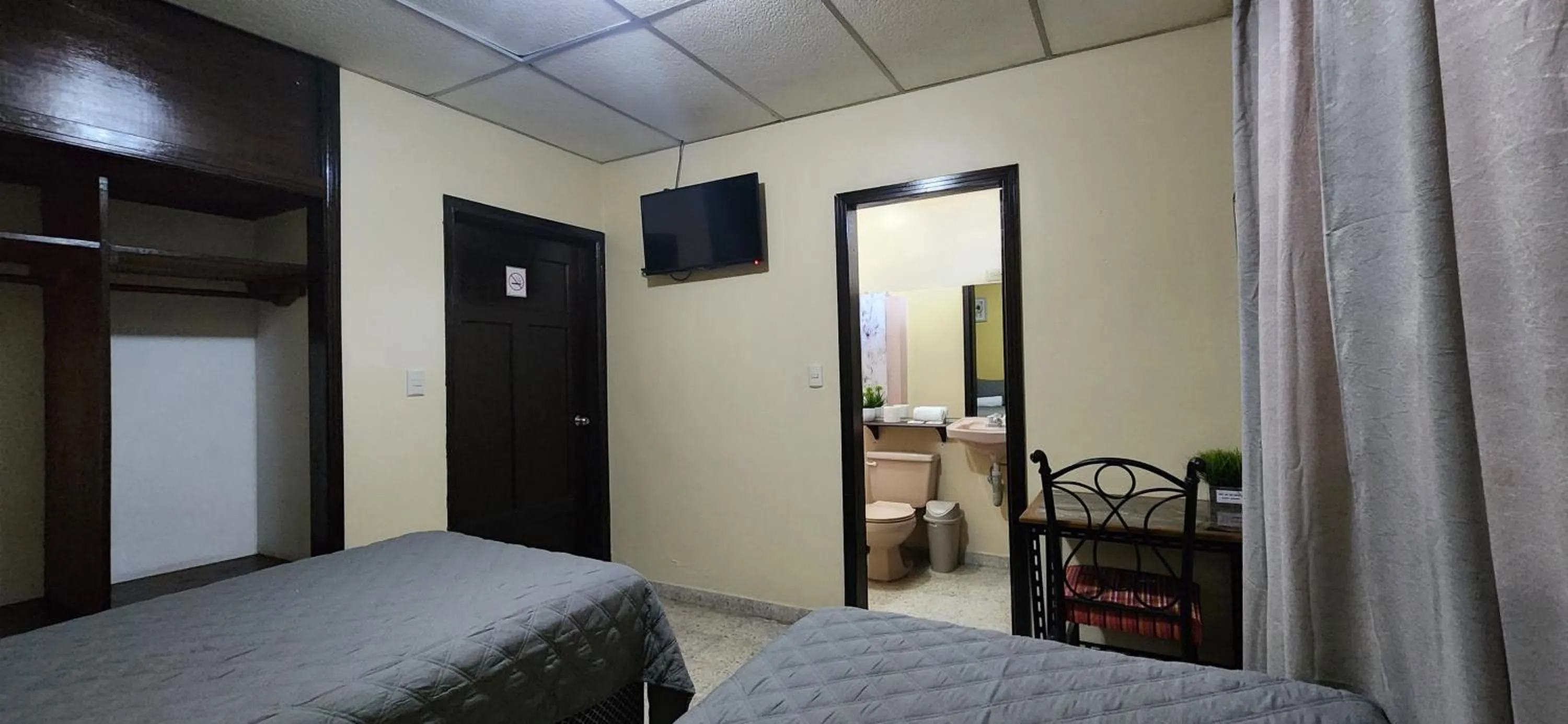 Photo of the whole room, Bed in Casa Altamira