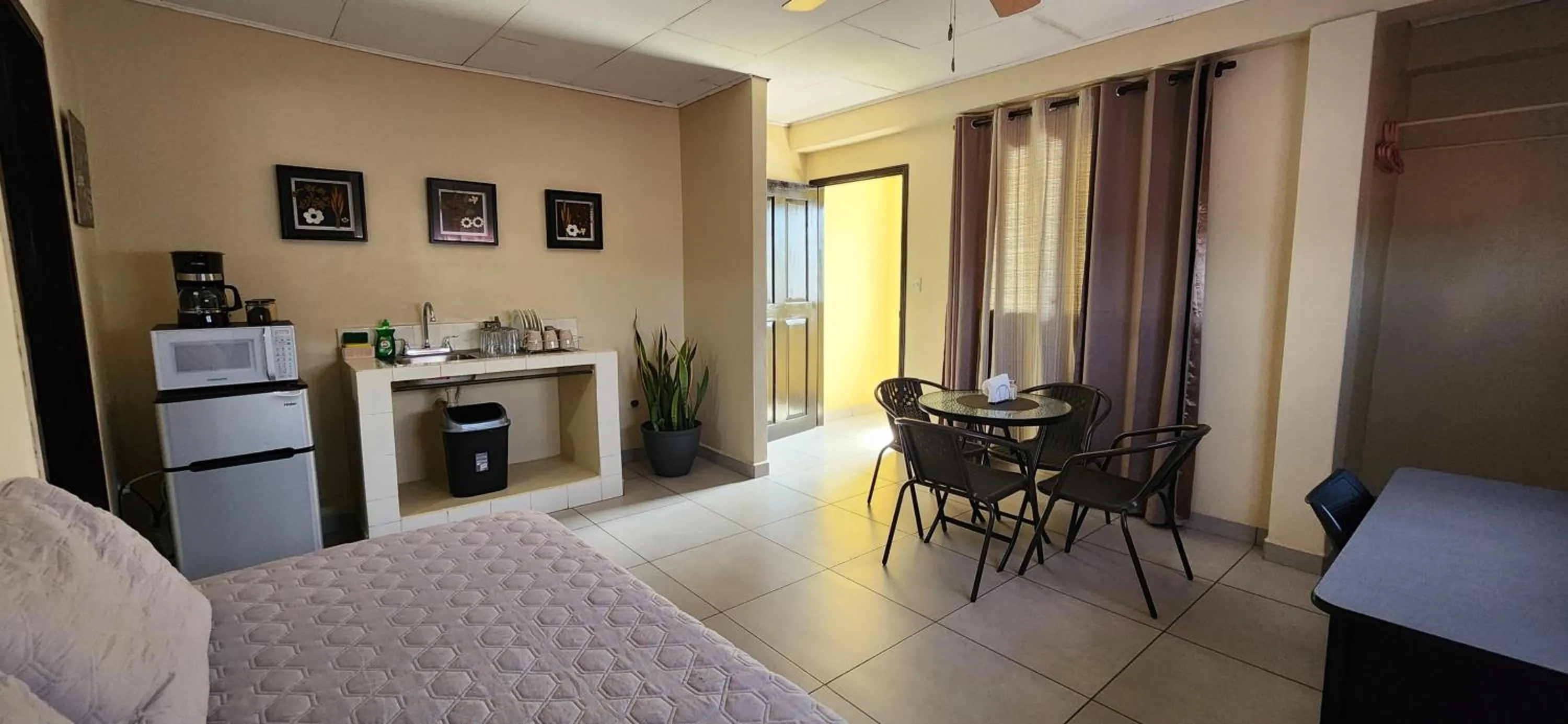 Living room, Bed in Casa Altamira