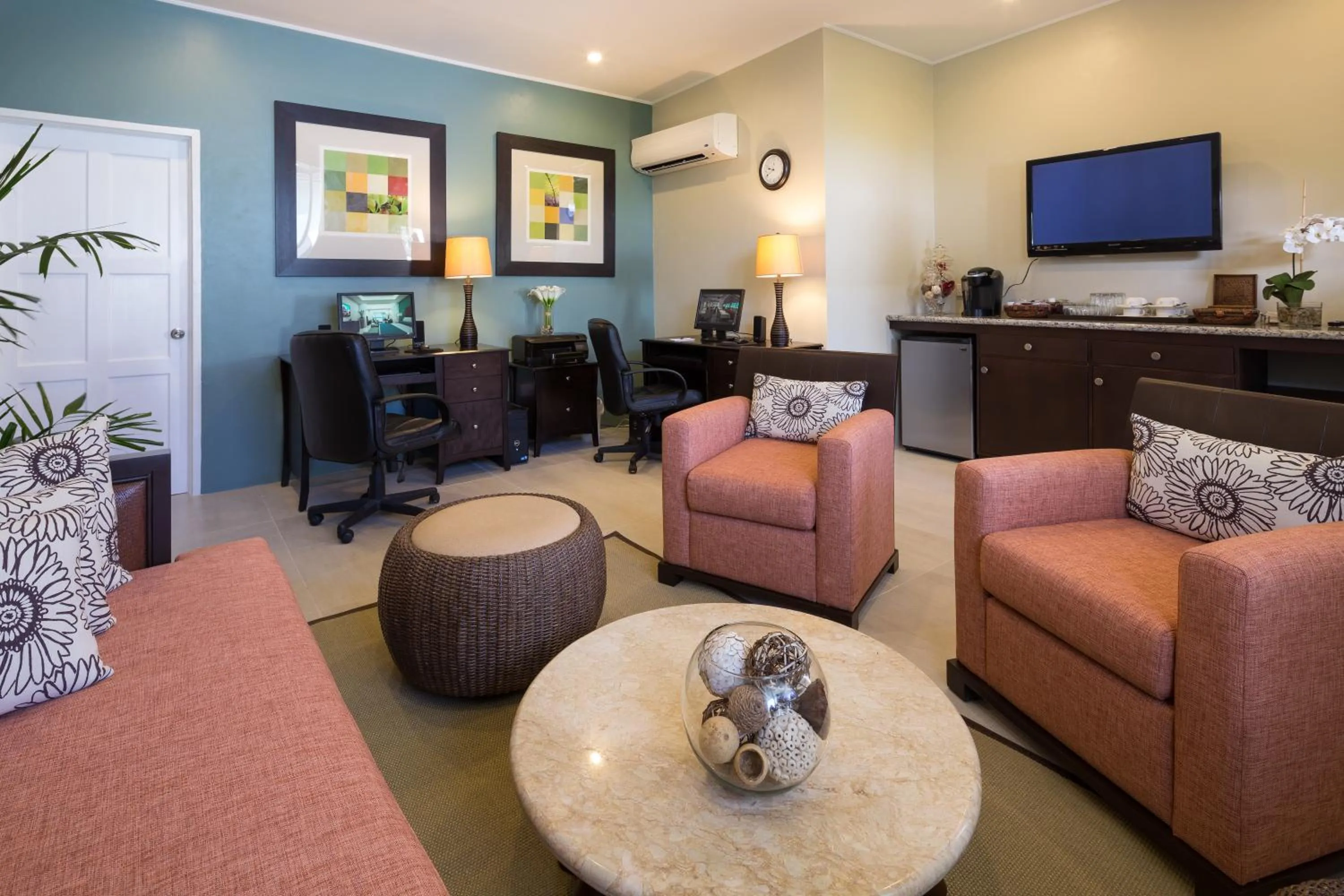 Area and facilities in Spice Island Beach Resort