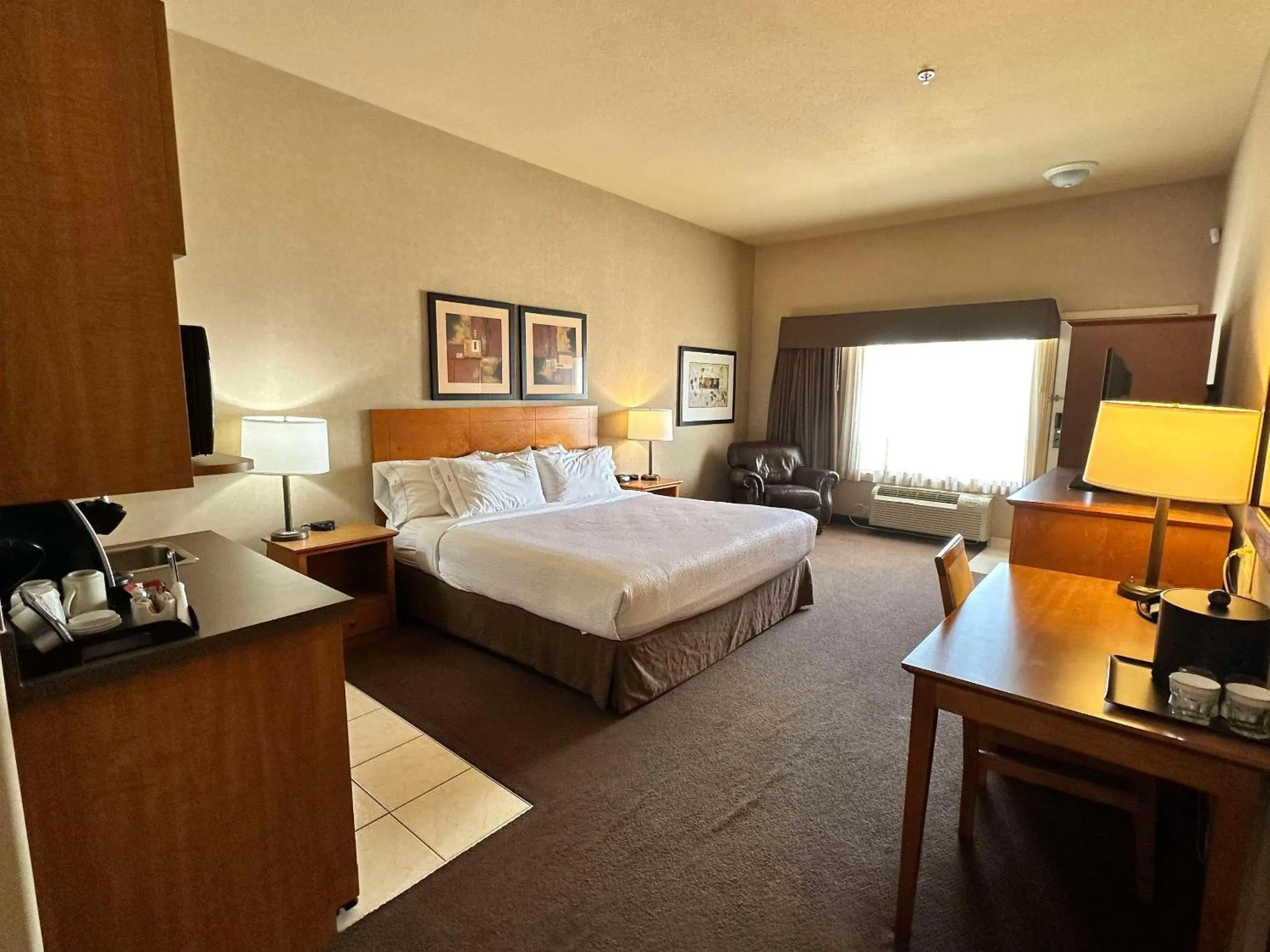 Bedroom, Bed in Clarion Pointe Bedroom, Bed in Clarion Pointe