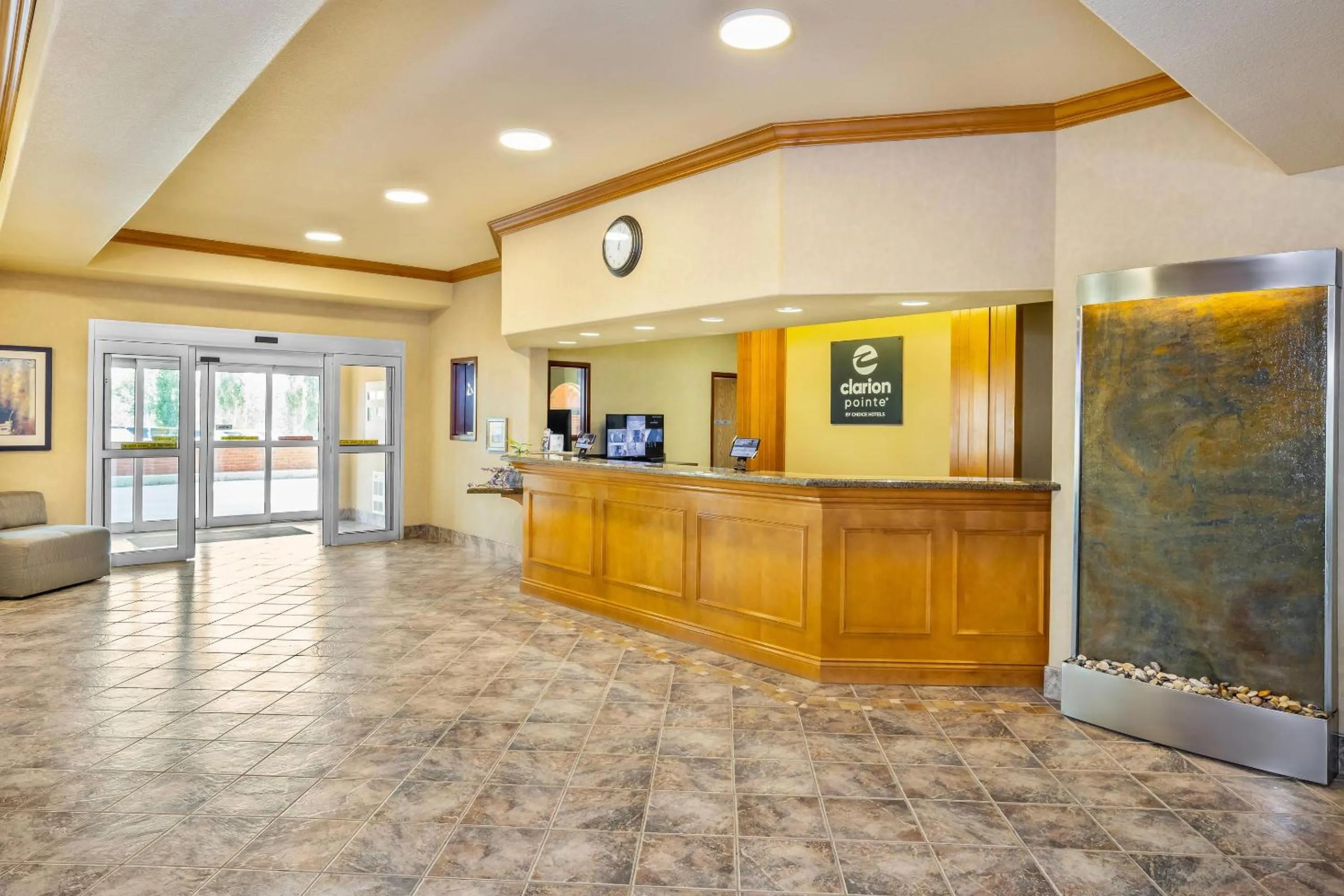 Lobby or reception in Clarion Pointe