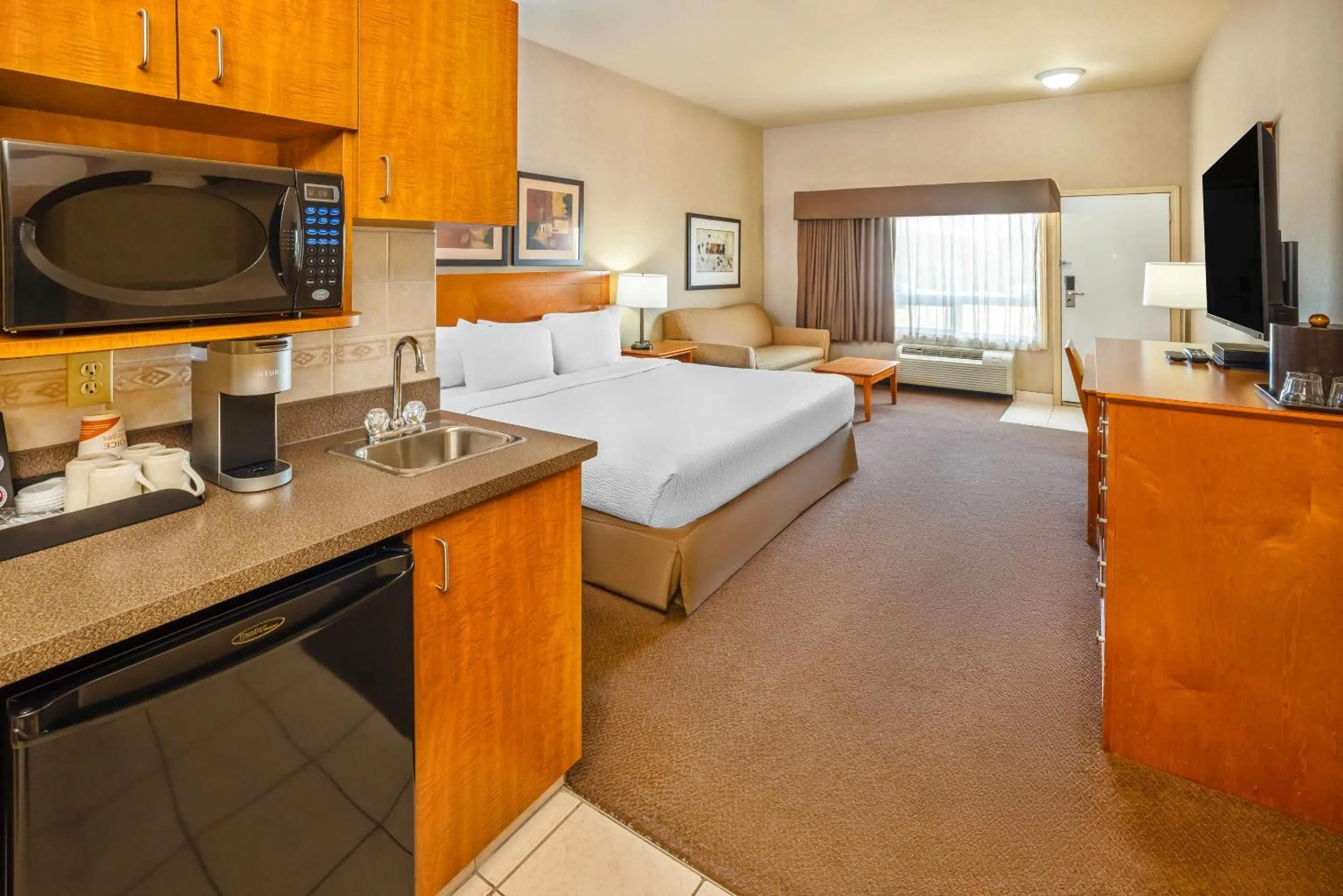 Bedroom, Bed in Clarion Pointe