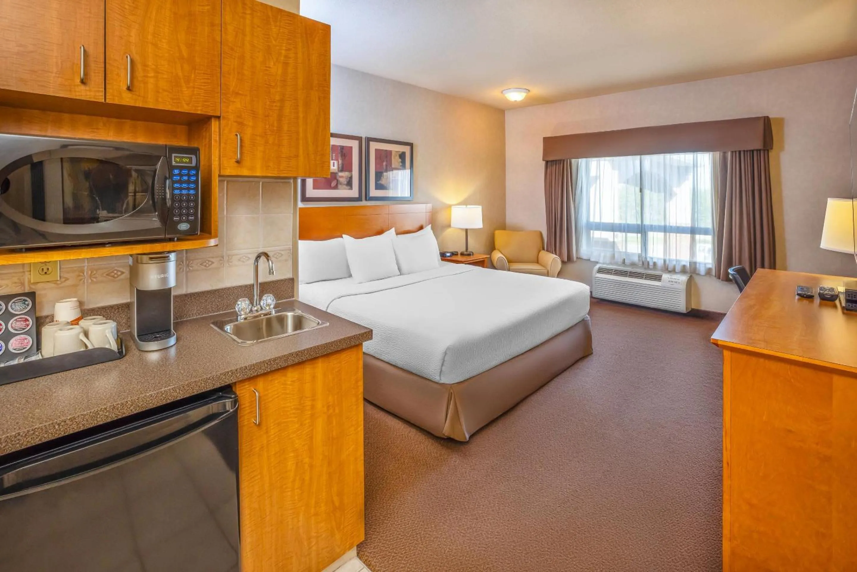 Bedroom, Bed in Clarion Pointe